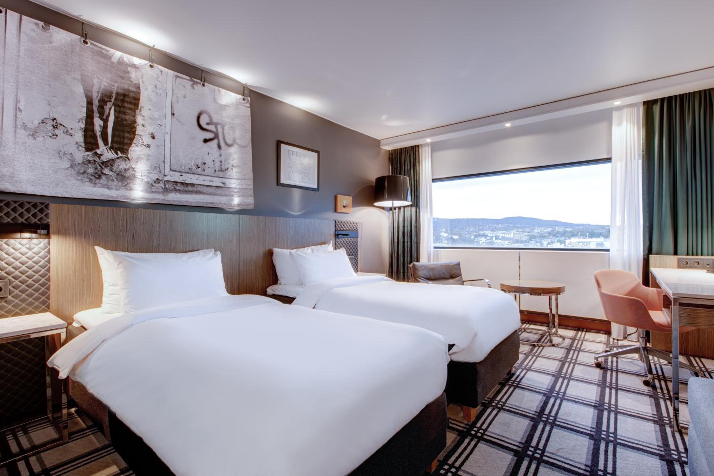 Superior Room with Terrace thumbnail 5
