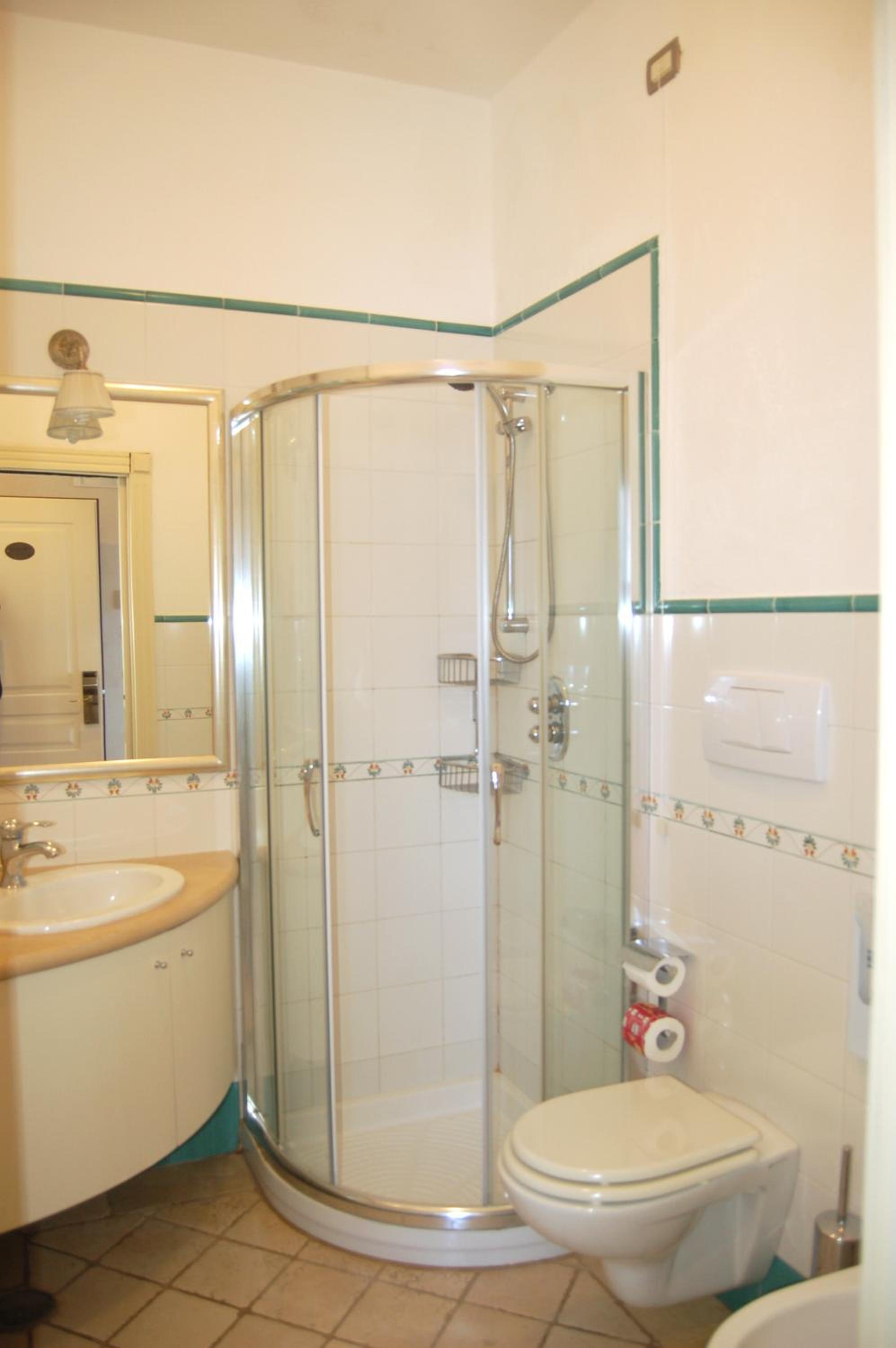 Double Room - Photo 5