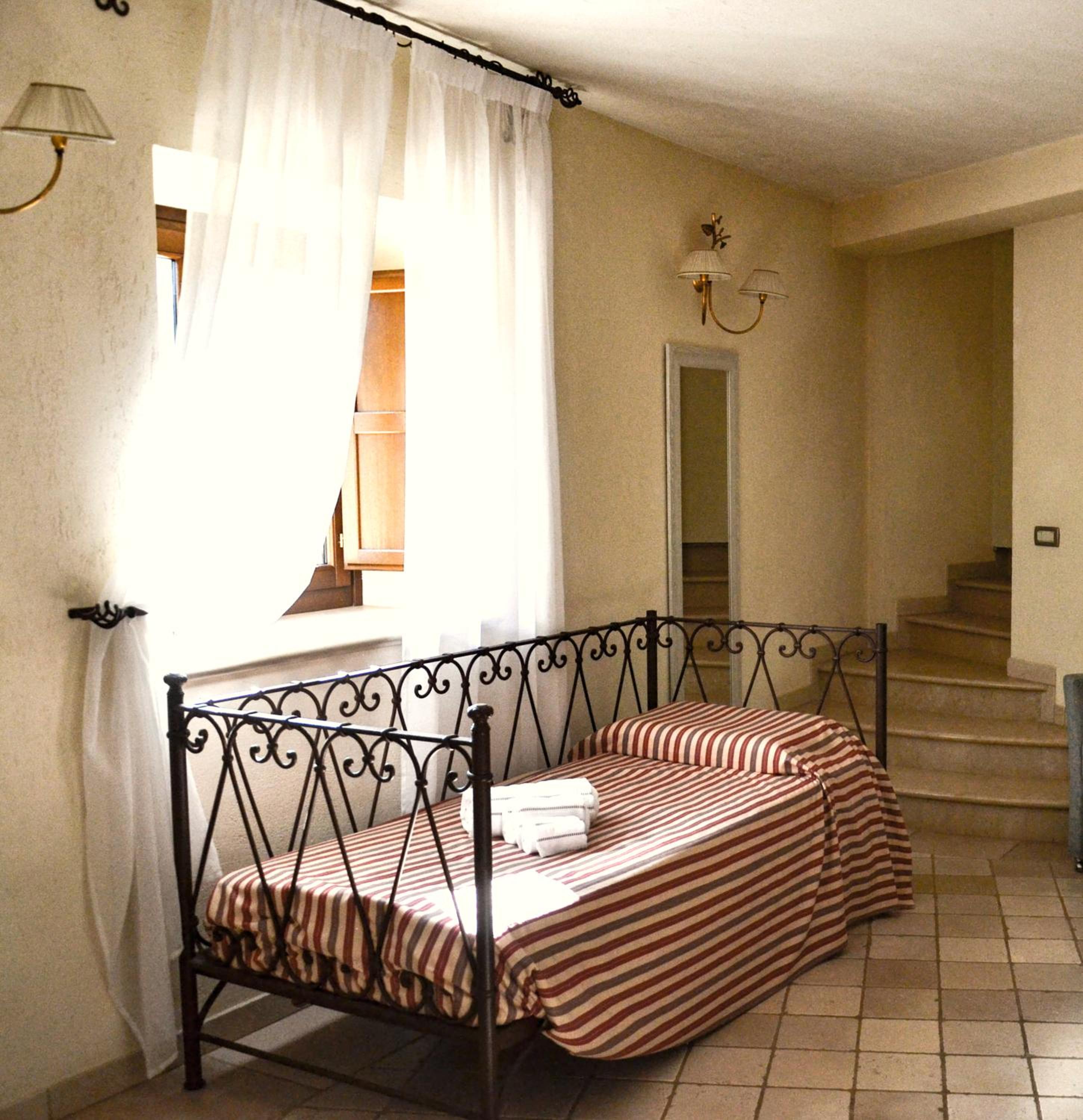 Triple Room - Photo 8