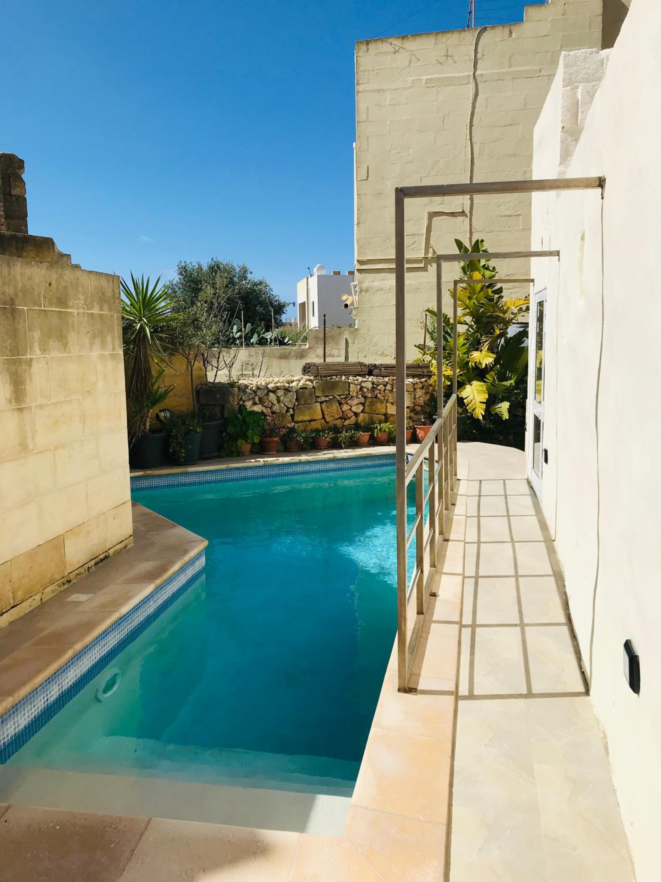 Double Room with Patio - Photo 10