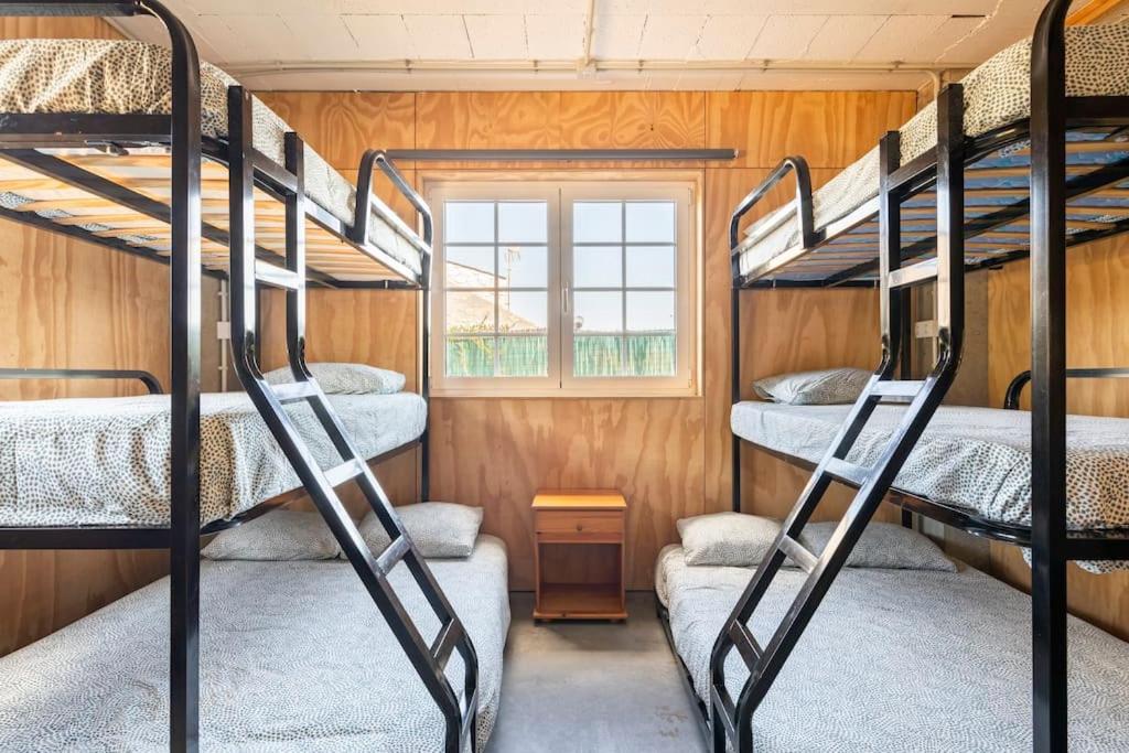 Three-Bedroom House photo 3