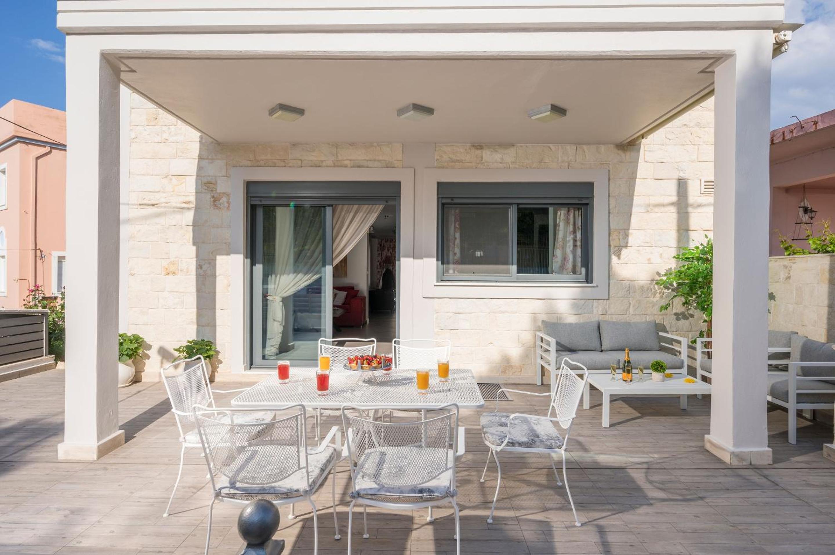 Villa with Private Pool photo 2