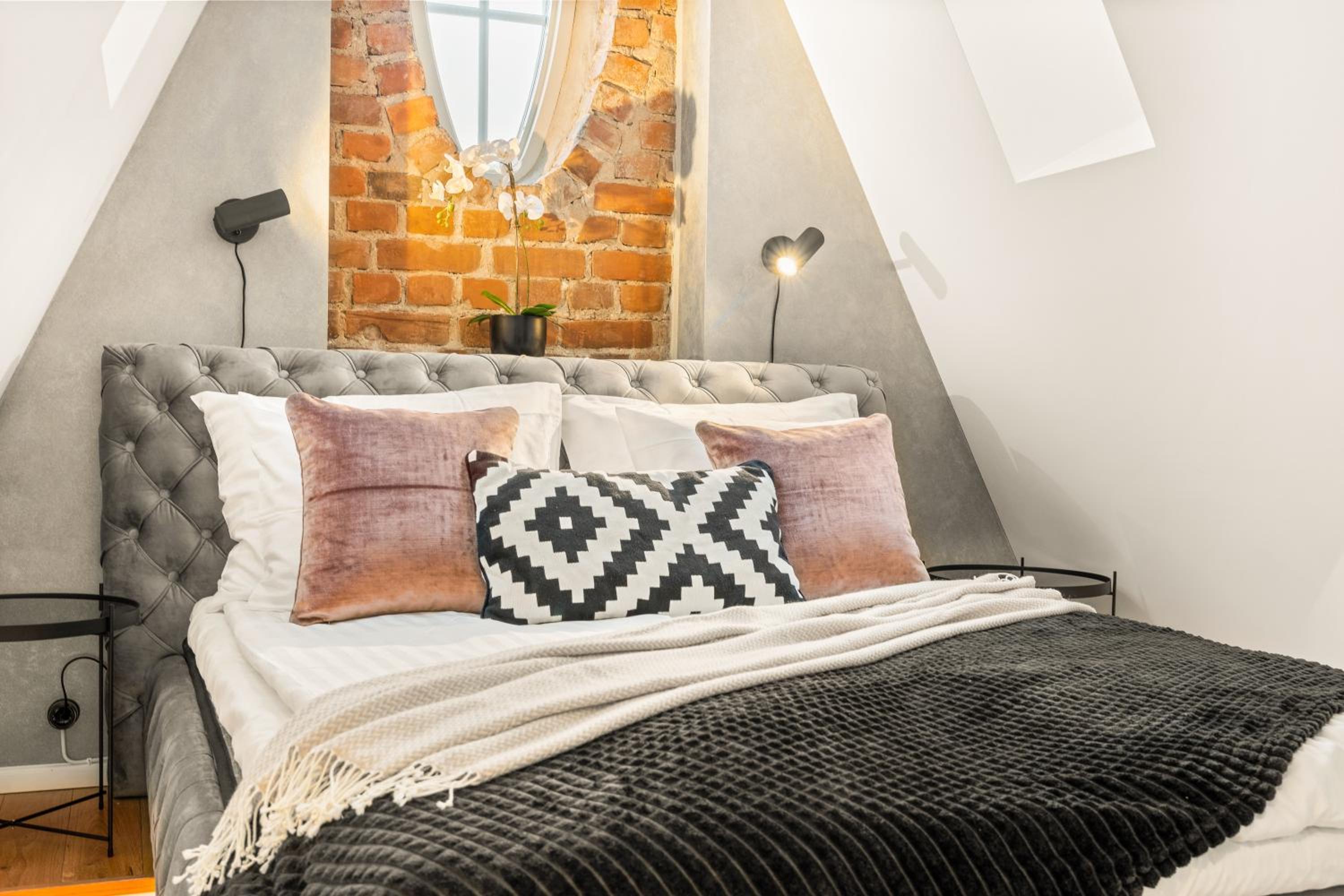 Original Studio with Kitchen - Top Floor