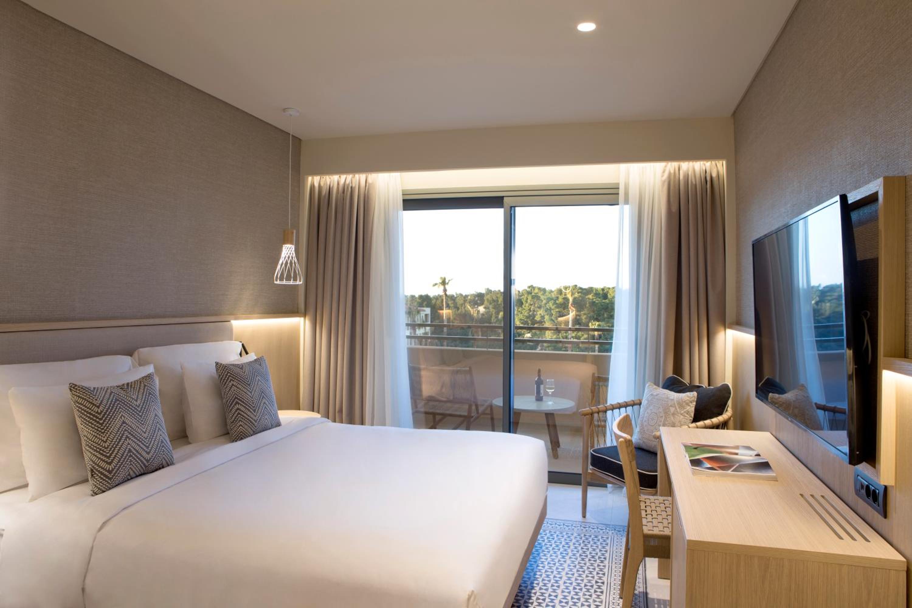 Deluxe Double Room with Sea View - Photo 2