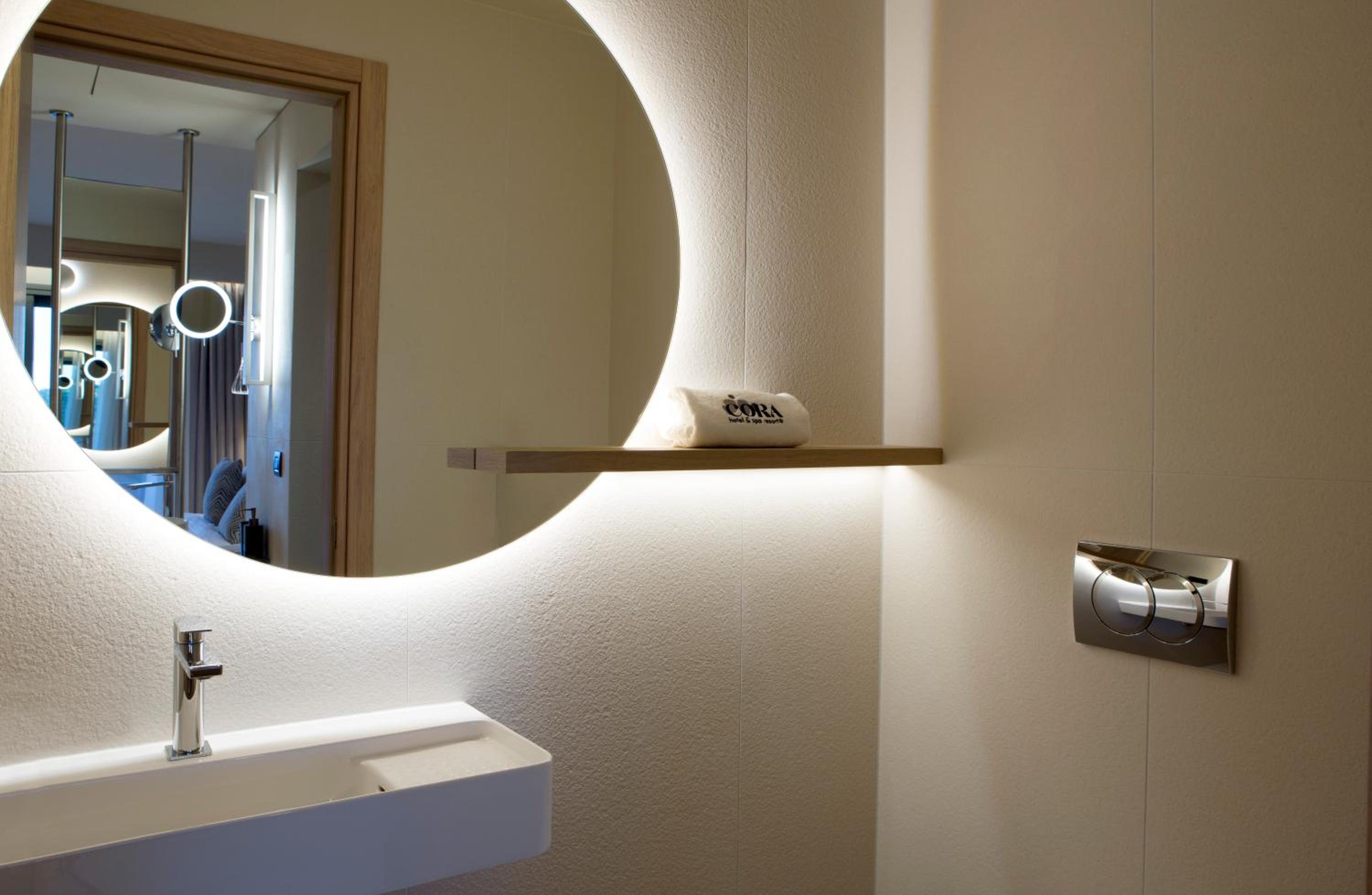 Deluxe Double Room with Sea View - Photo 5
