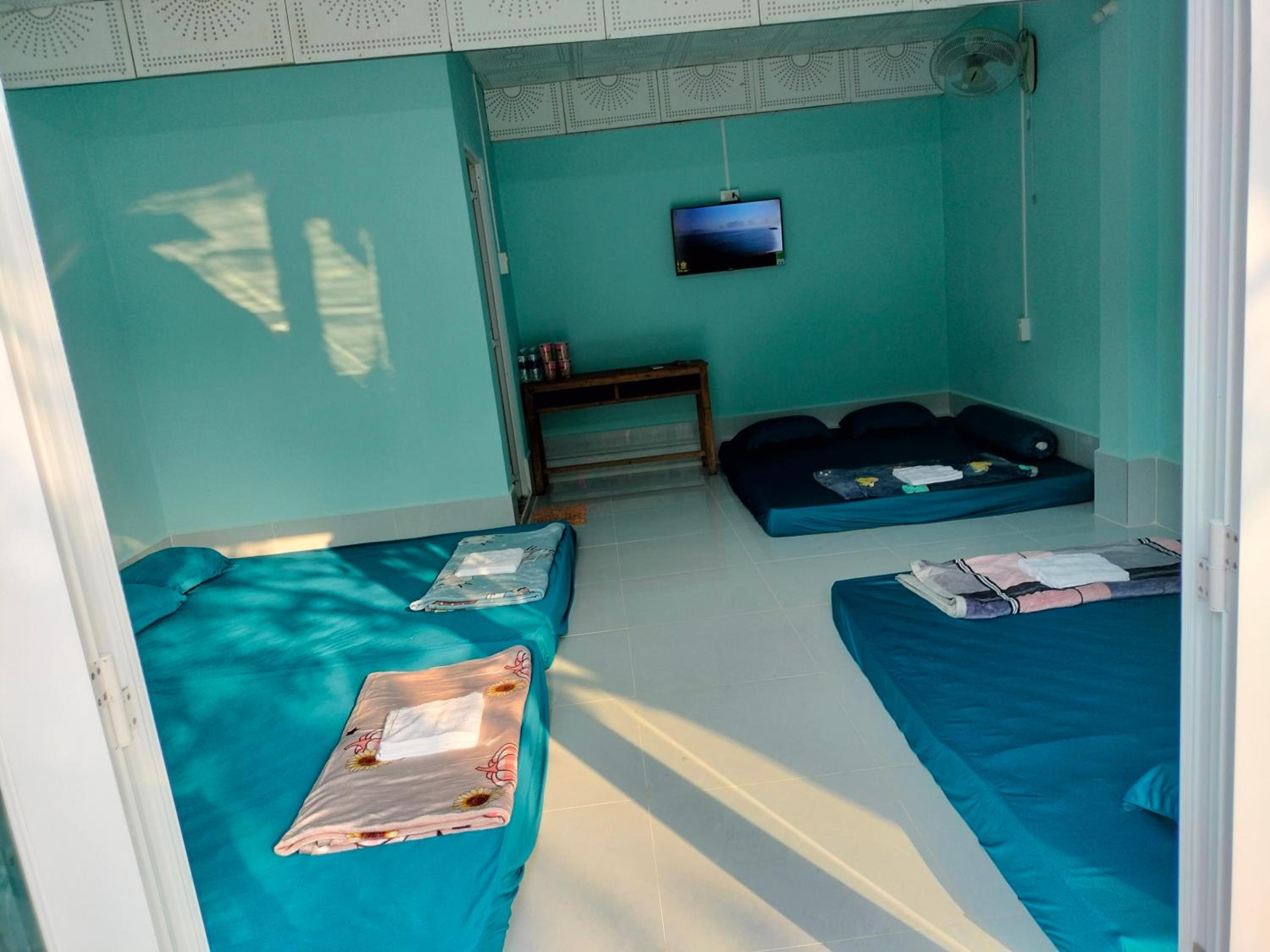 Mixed Dormitory Room photo 3