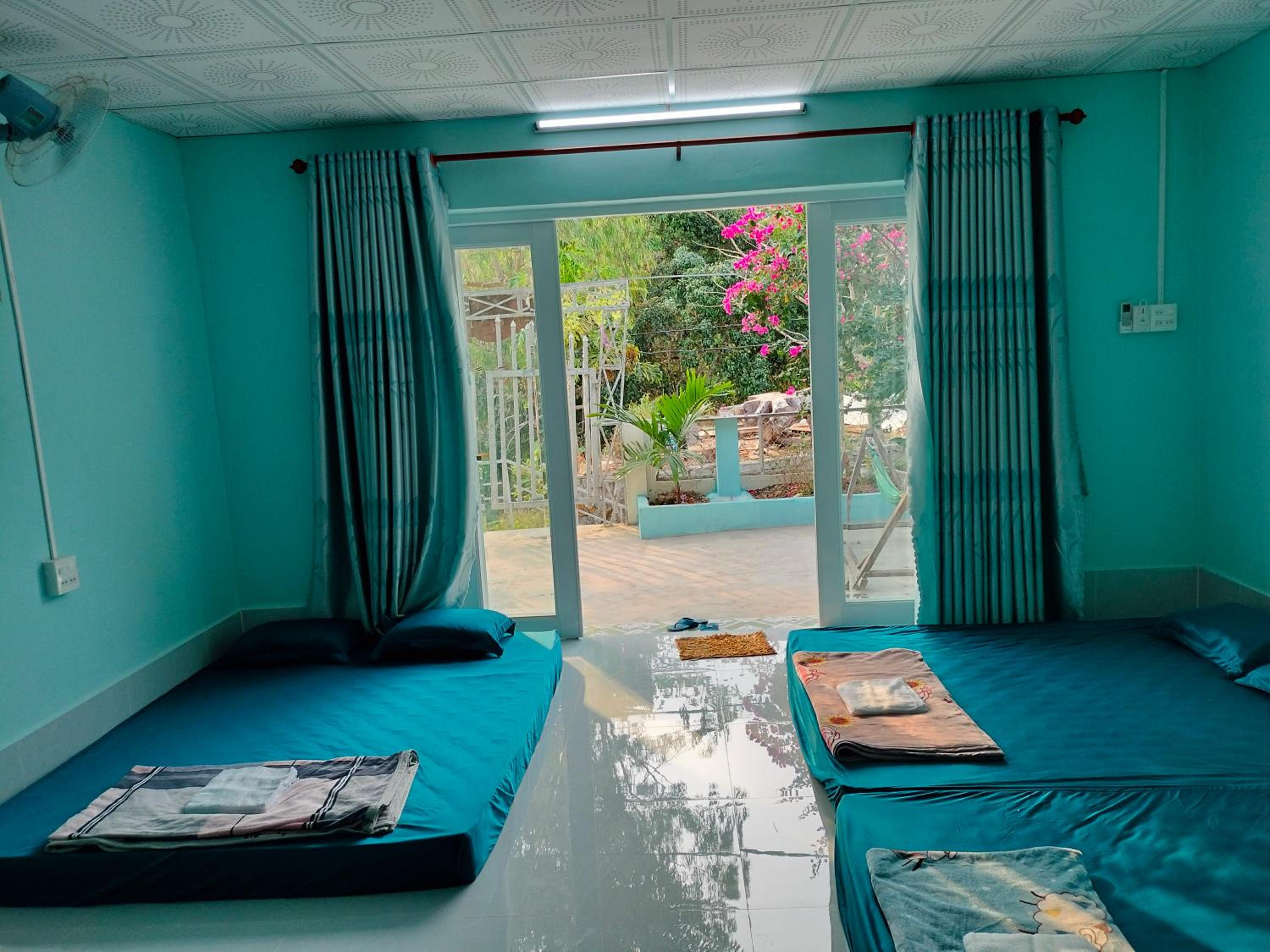 Mixed Dormitory Room photo 2