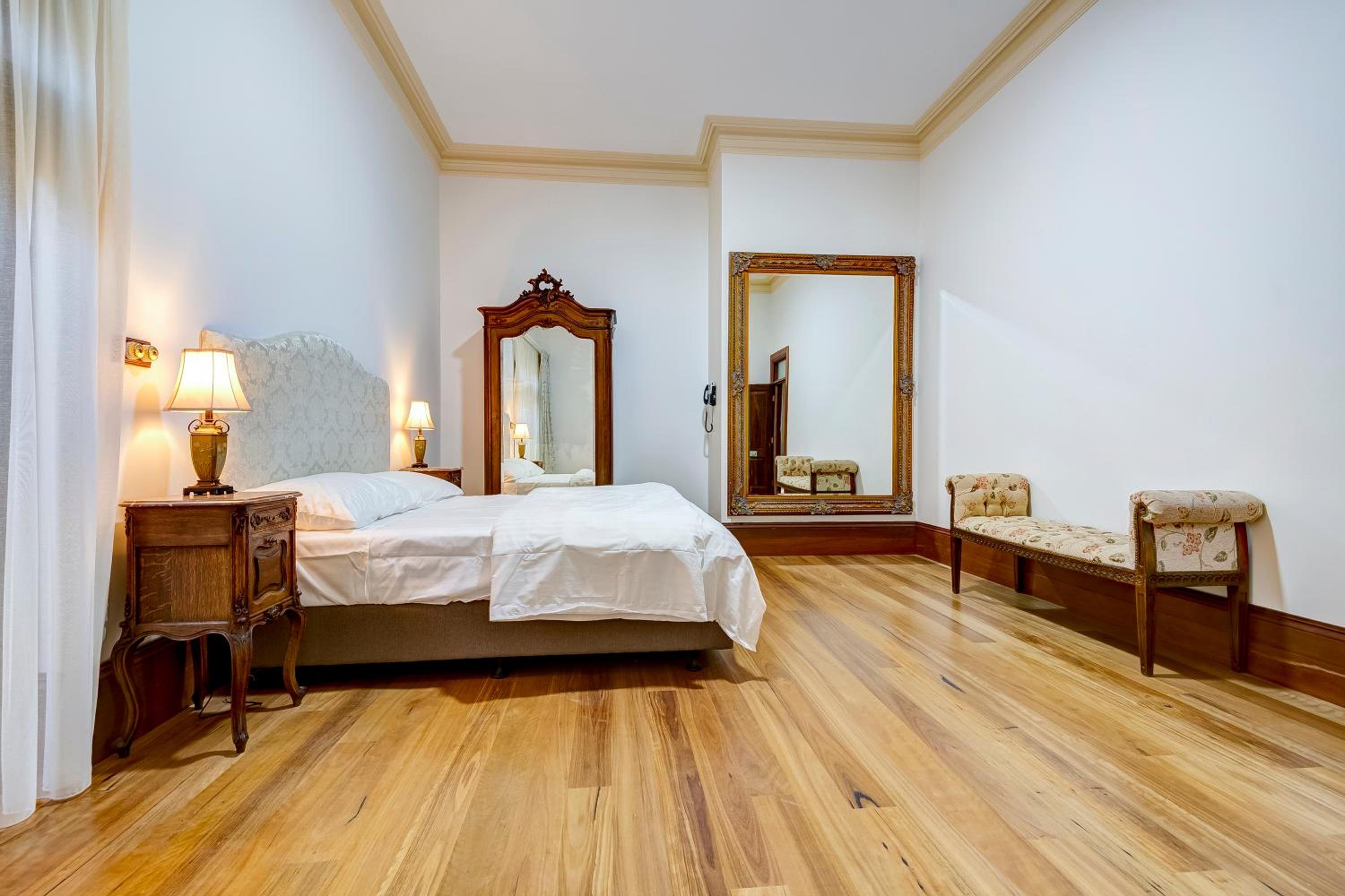 Deluxe King Room photo 3