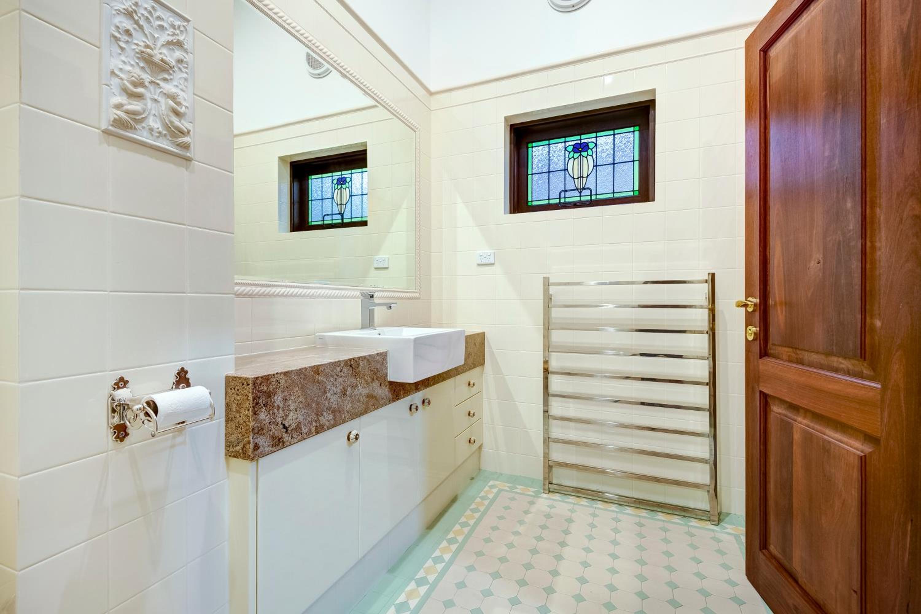 Deluxe King Room photo 2