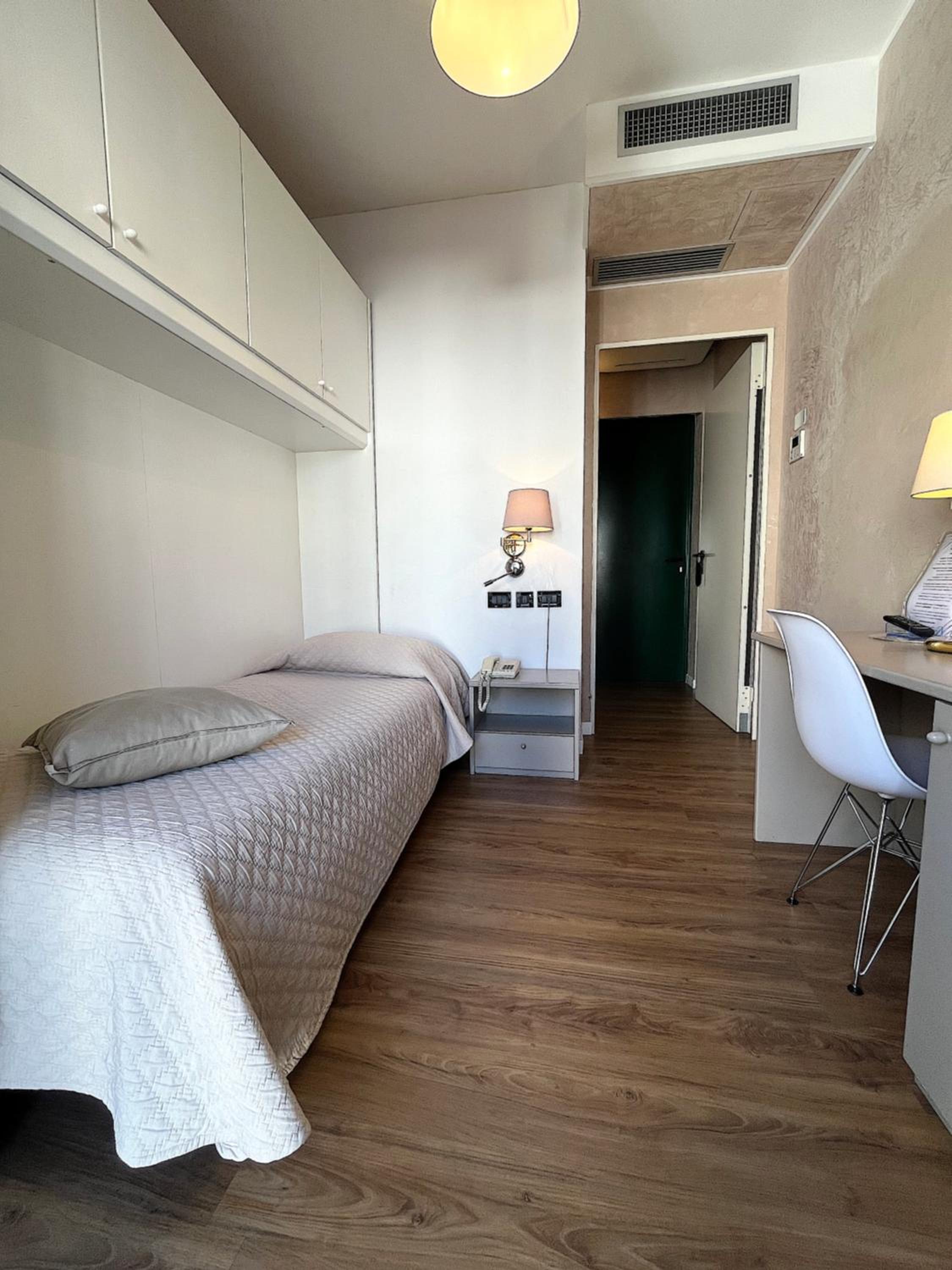 Single Room photo 1