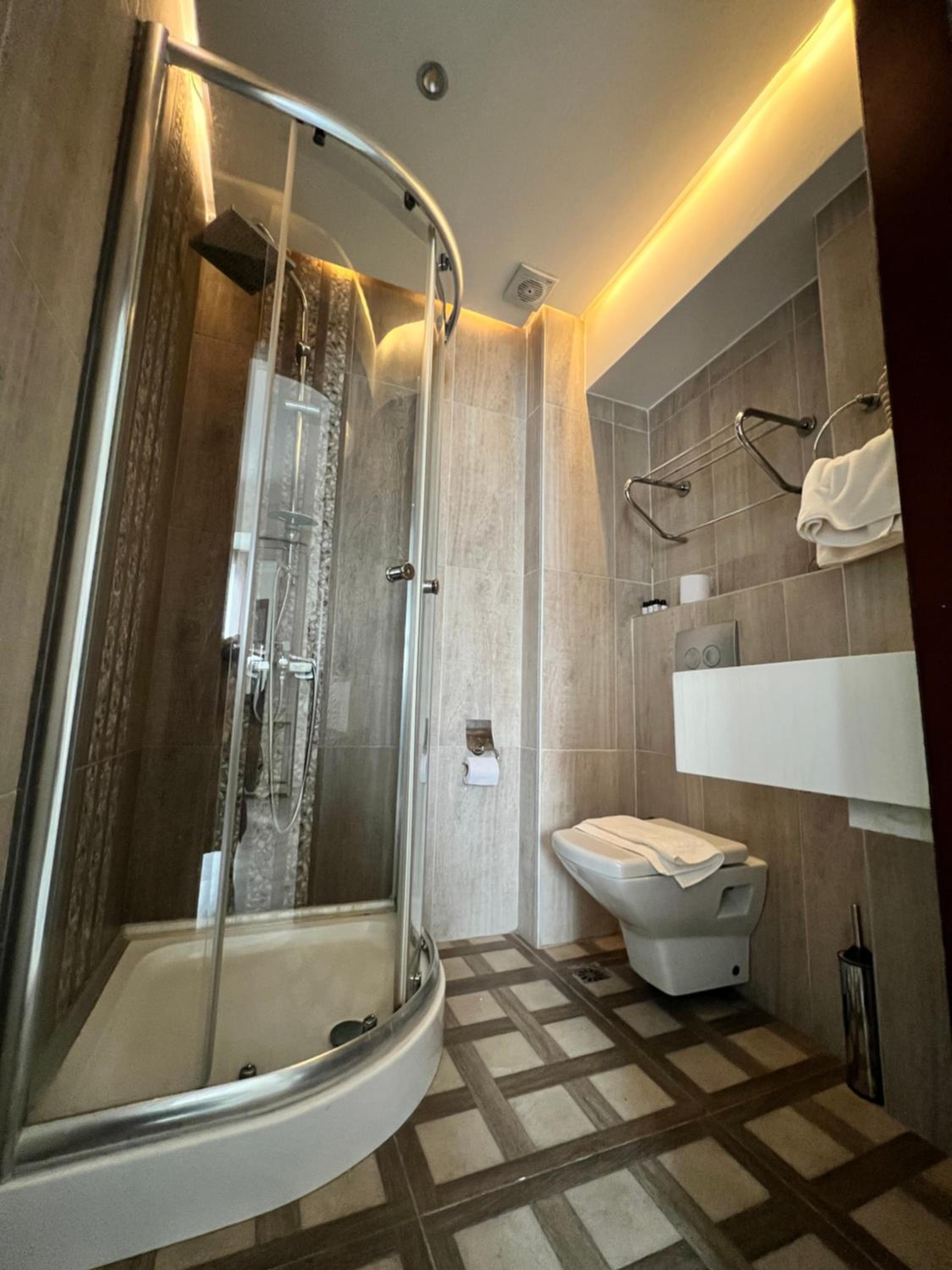 Large Double or Twin Room photo 3