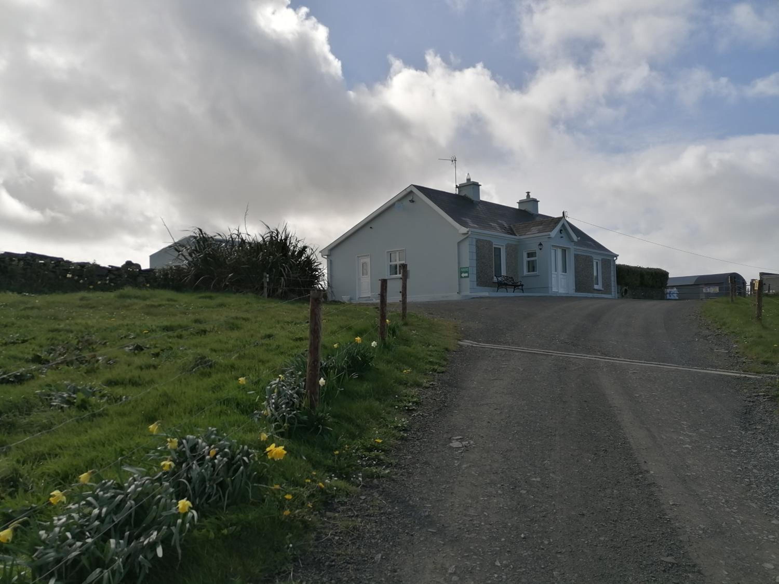 Five-Bedroom House - Photo 11