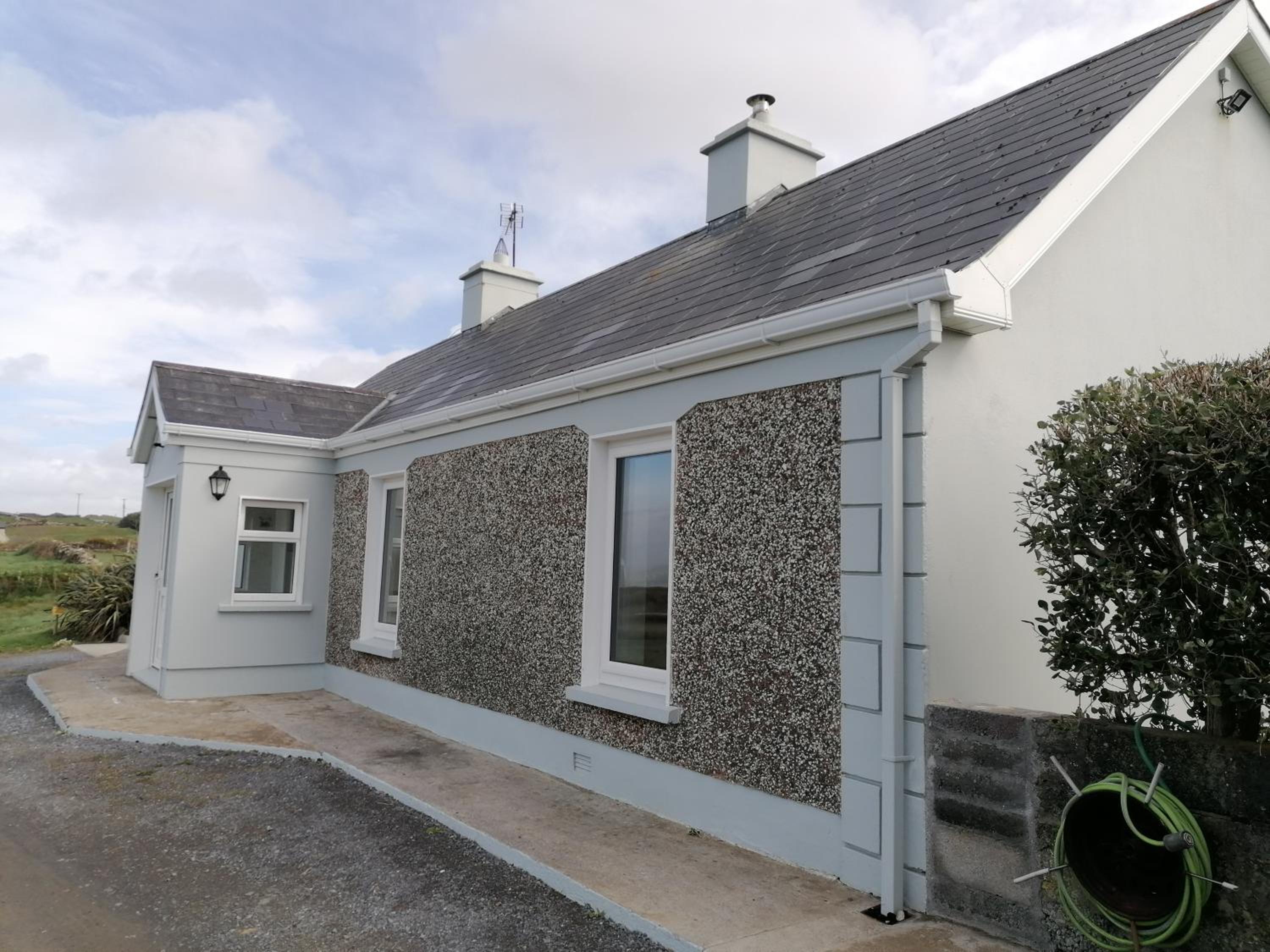 Five-Bedroom House - Photo 15