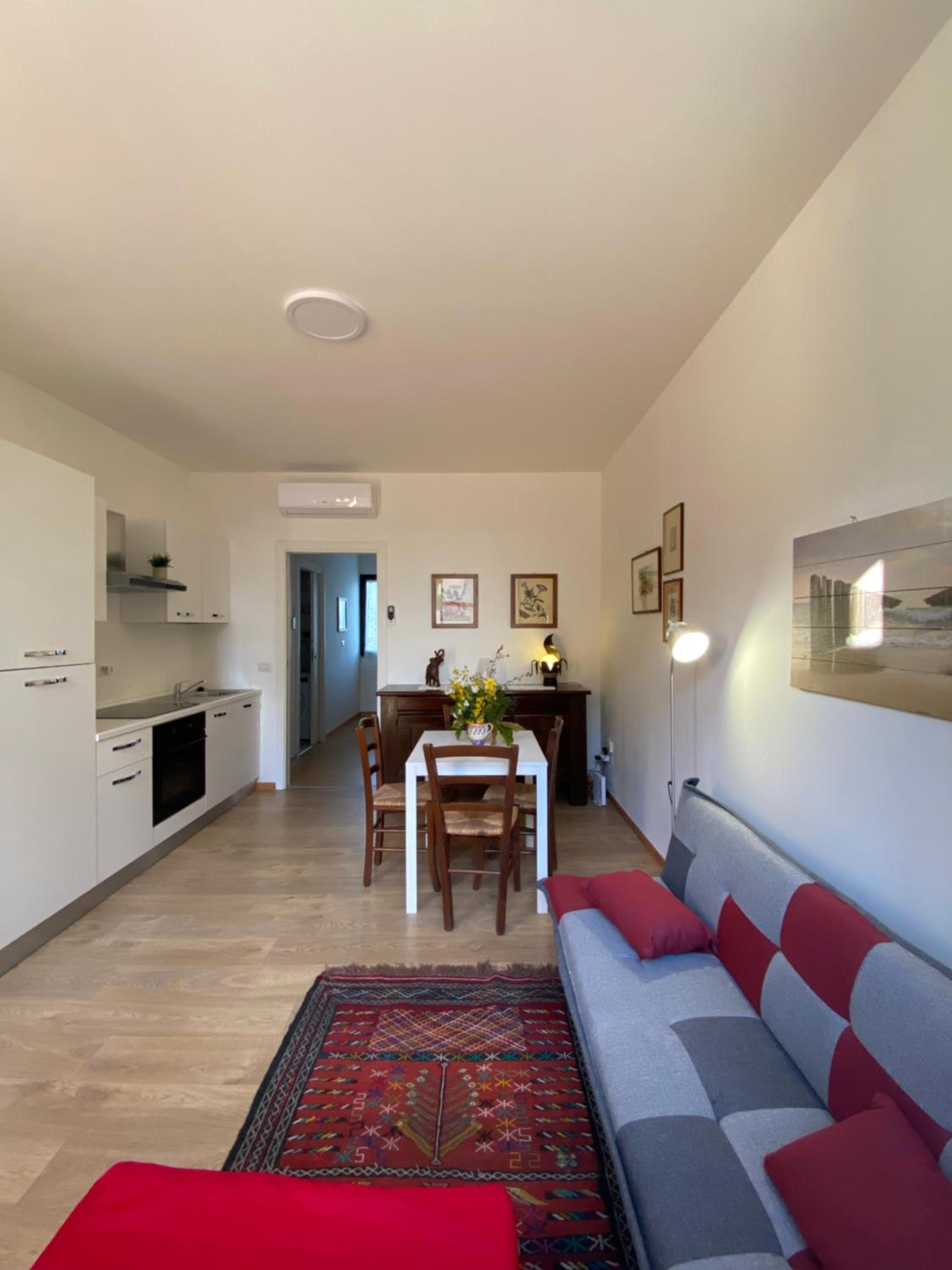 One-Bedroom Apartment photo 1