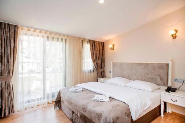 Large Double or Twin Room photo 1