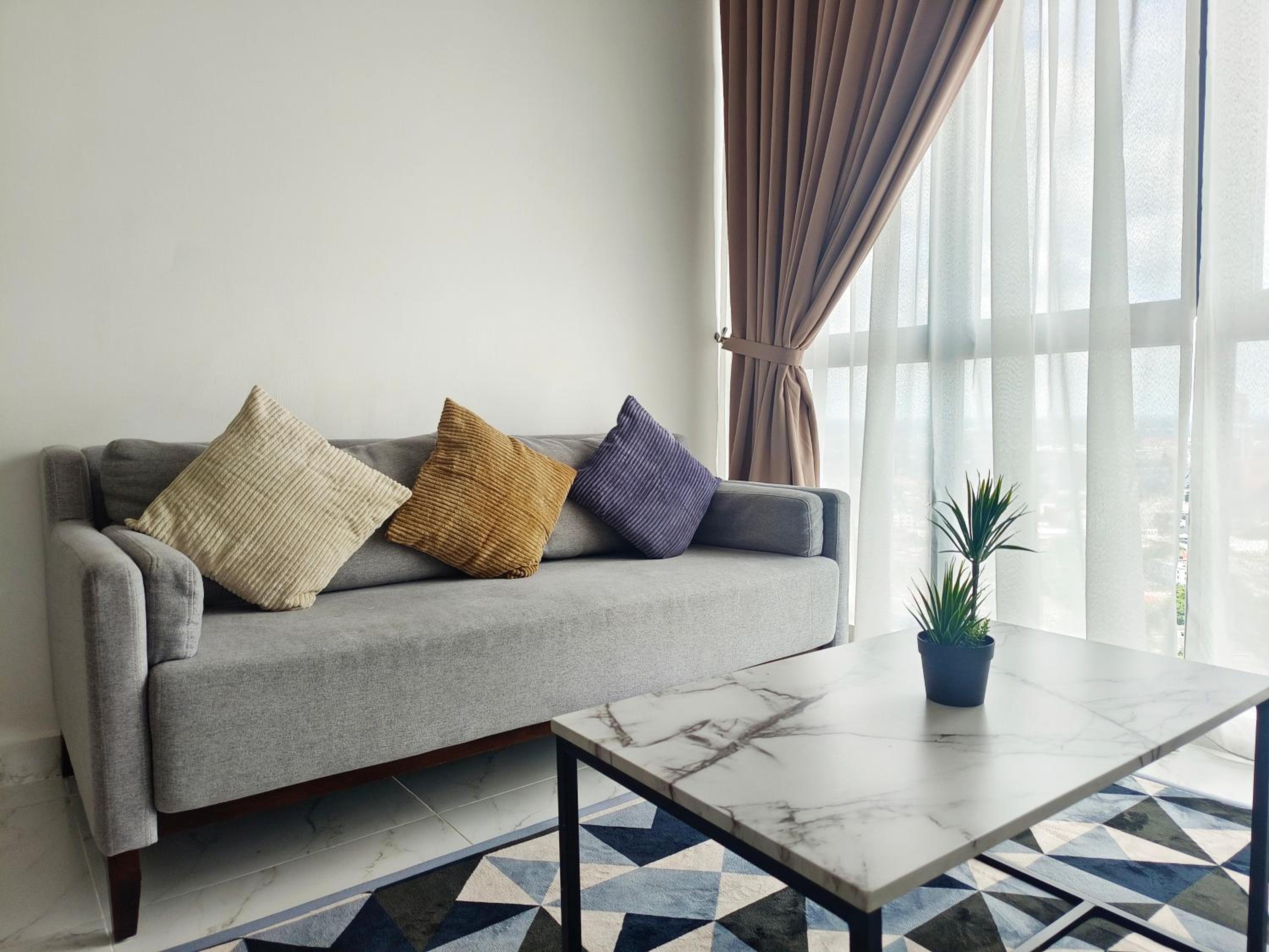 One-Bedroom Apartment - Photo 3