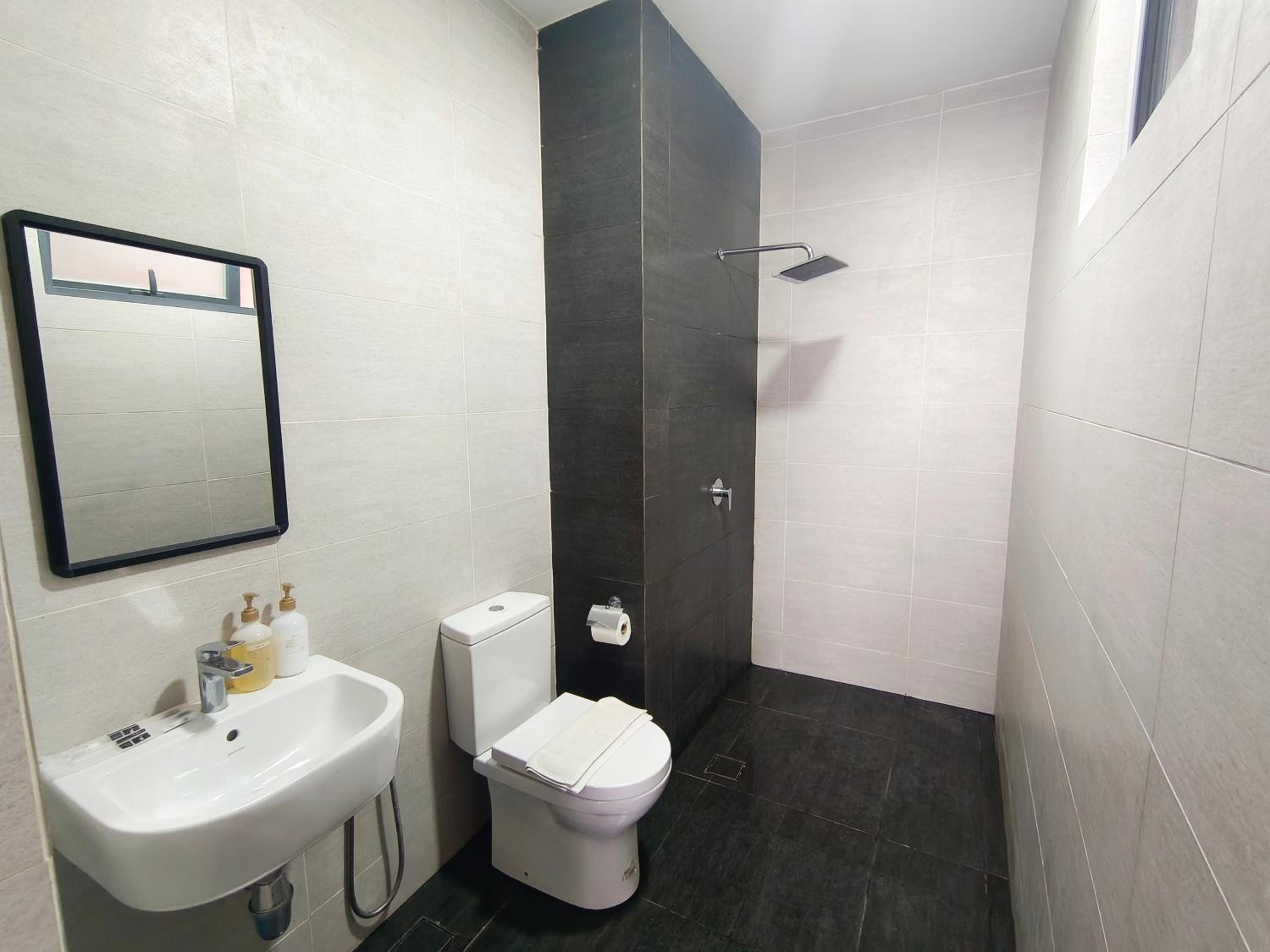 One-Bedroom Apartment - Photo 6