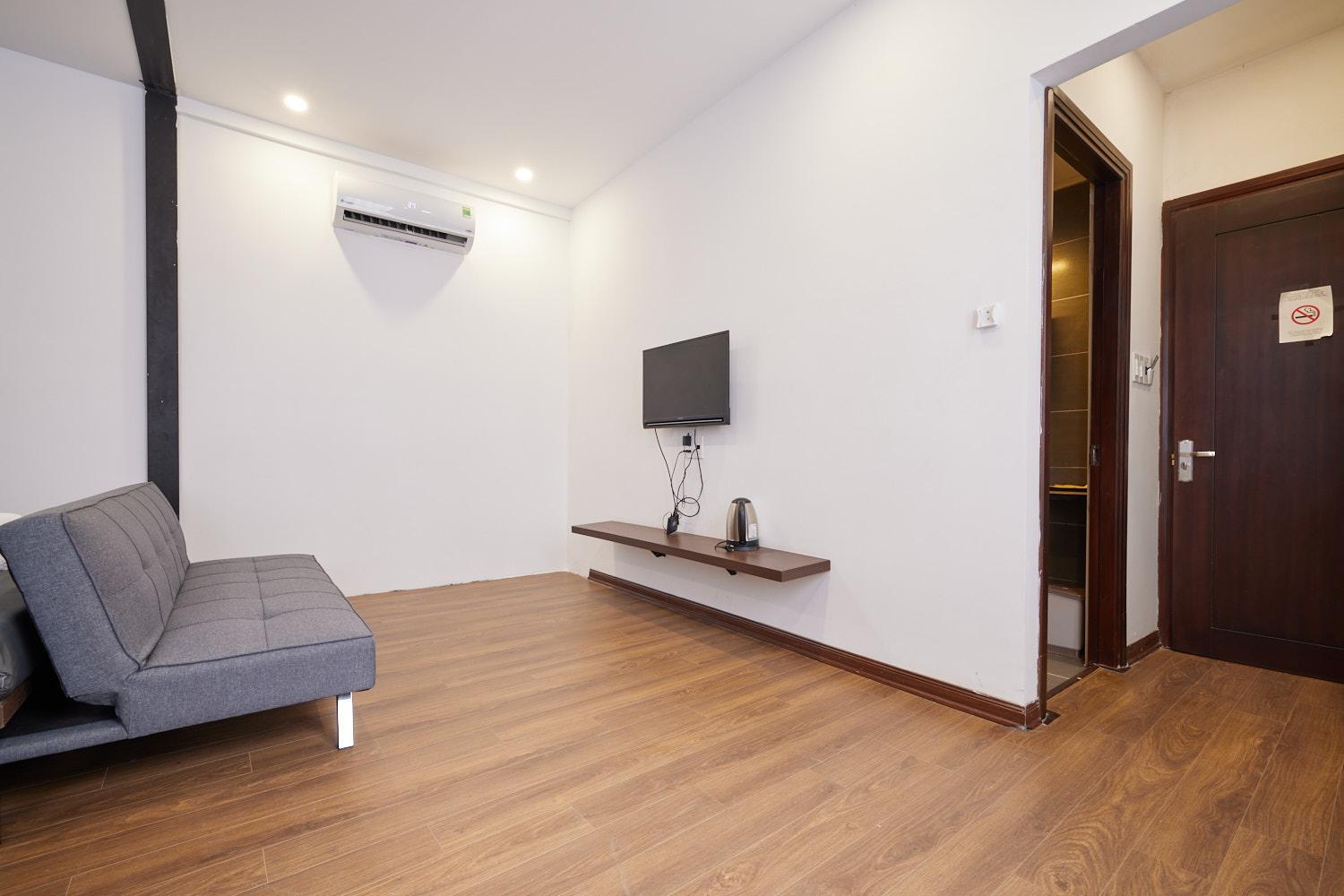 Superior Family Room - Photo 4