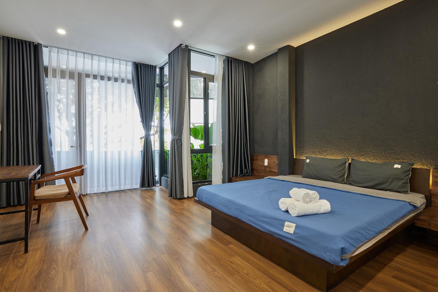 King Room with Balcony - Photo 1