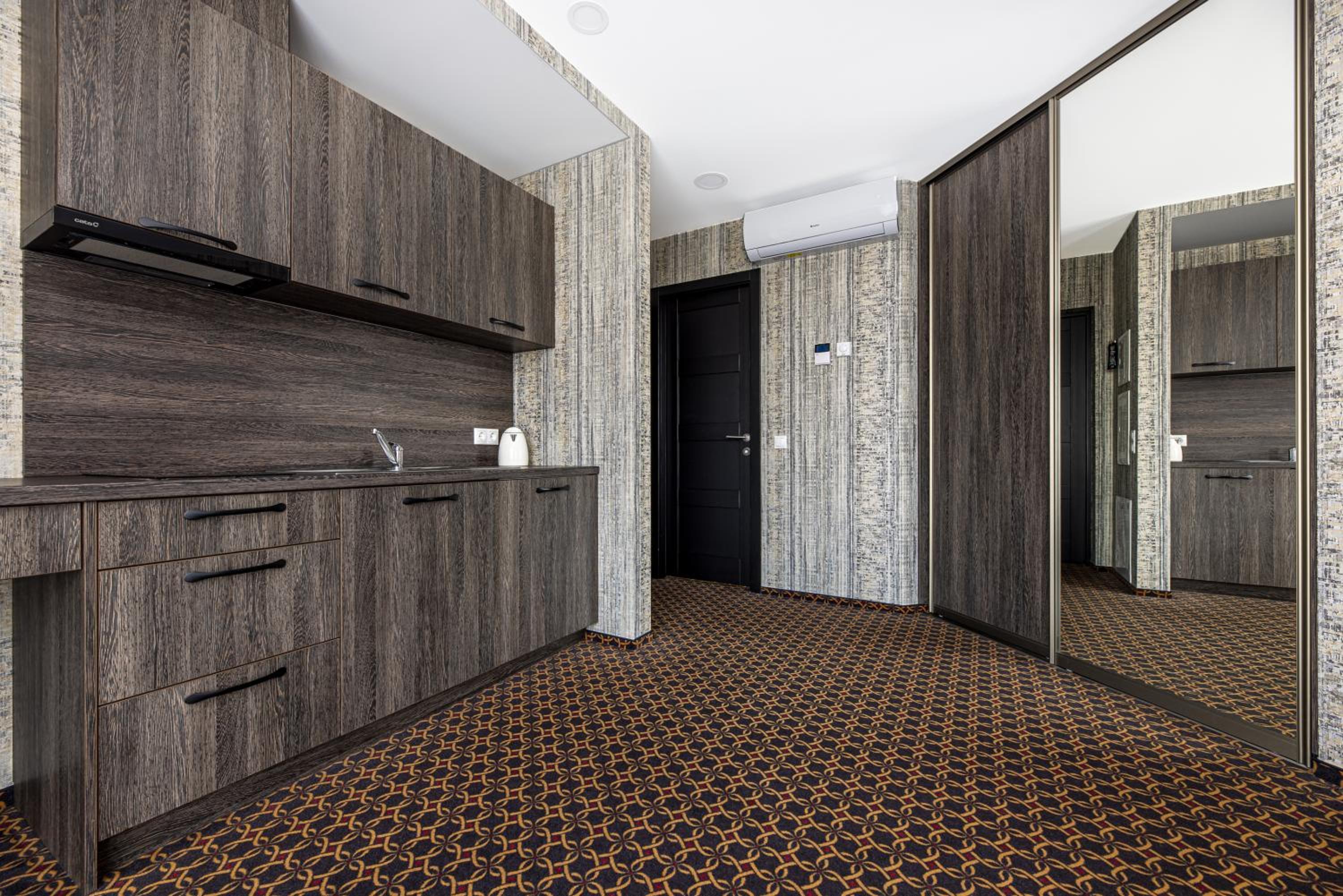 Deluxe Double Room - Photo 7