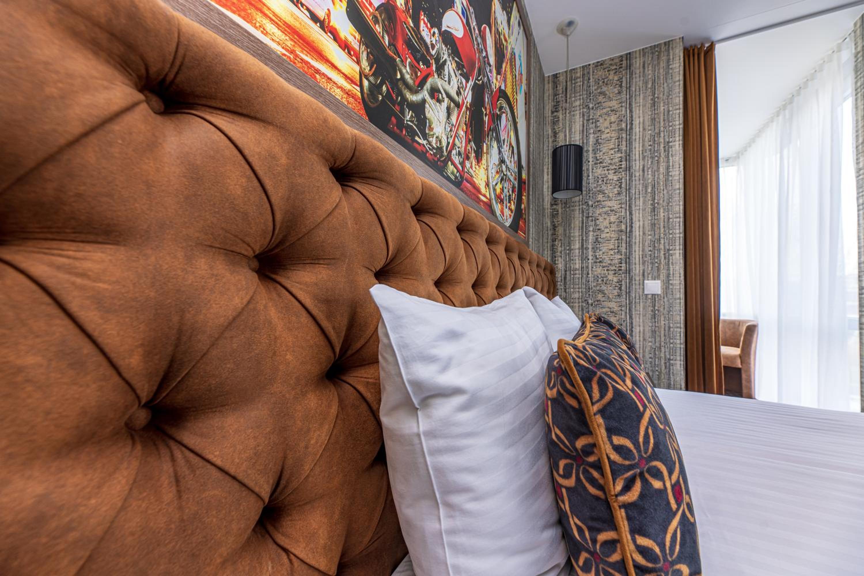 Deluxe Double Room - Photo 13
