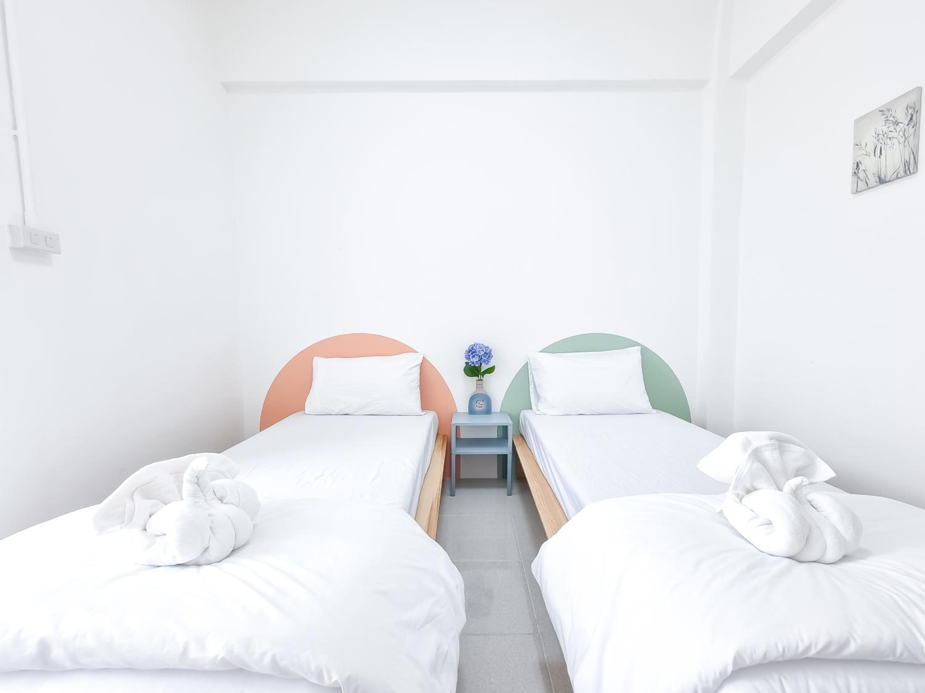 Standard Twin Room - Photo 2