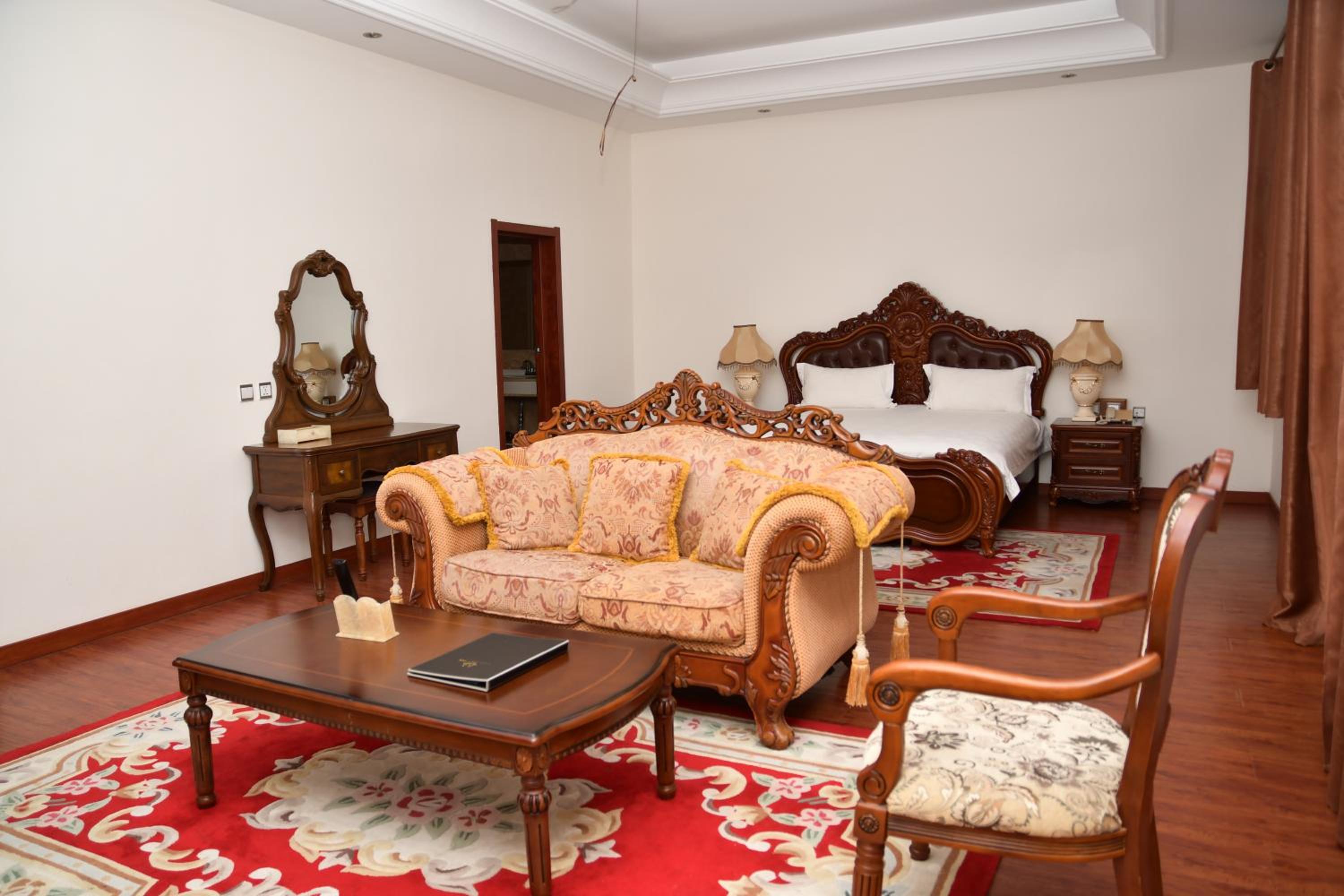 Deluxe Suite