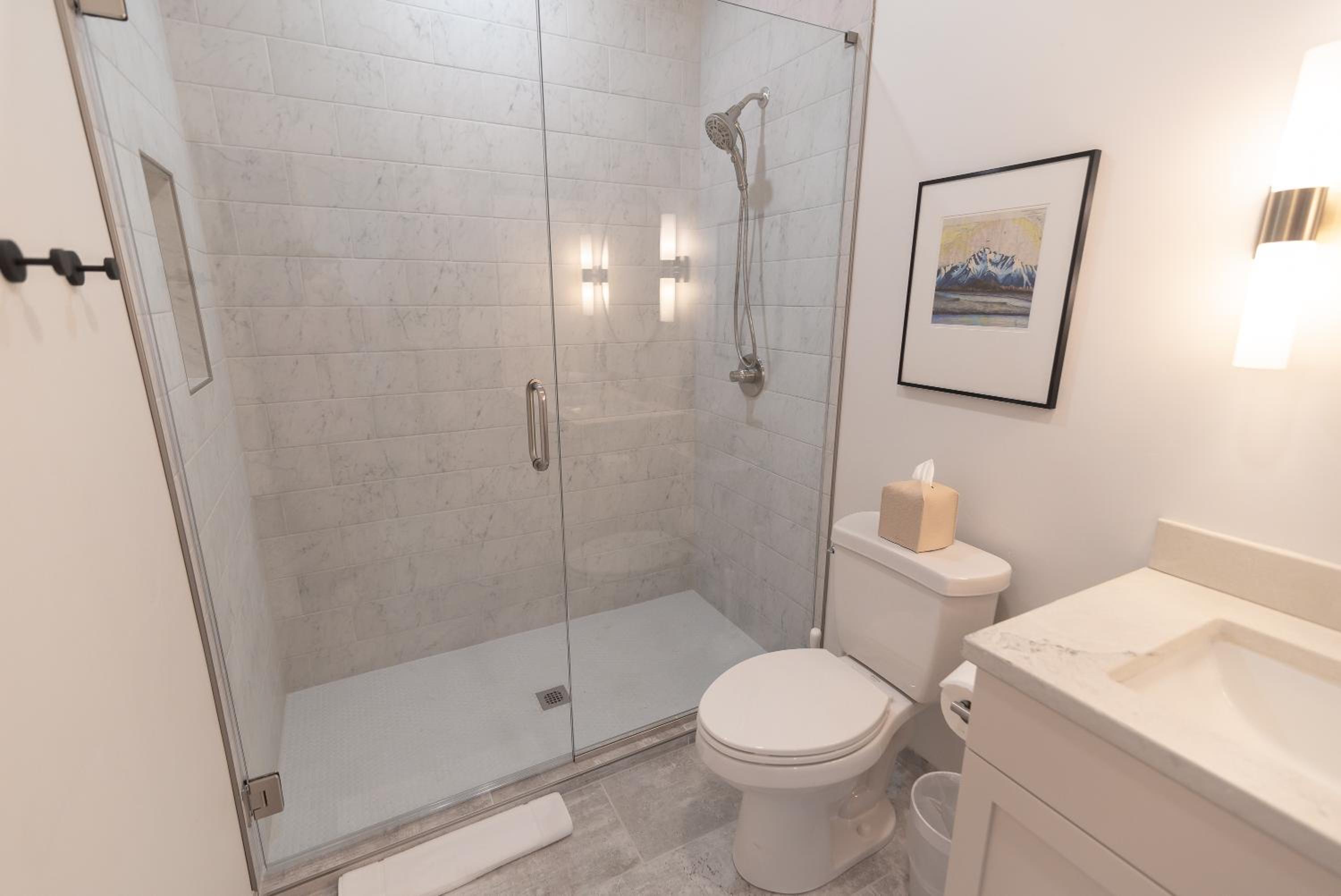 Deluxe Suite - Photo 12