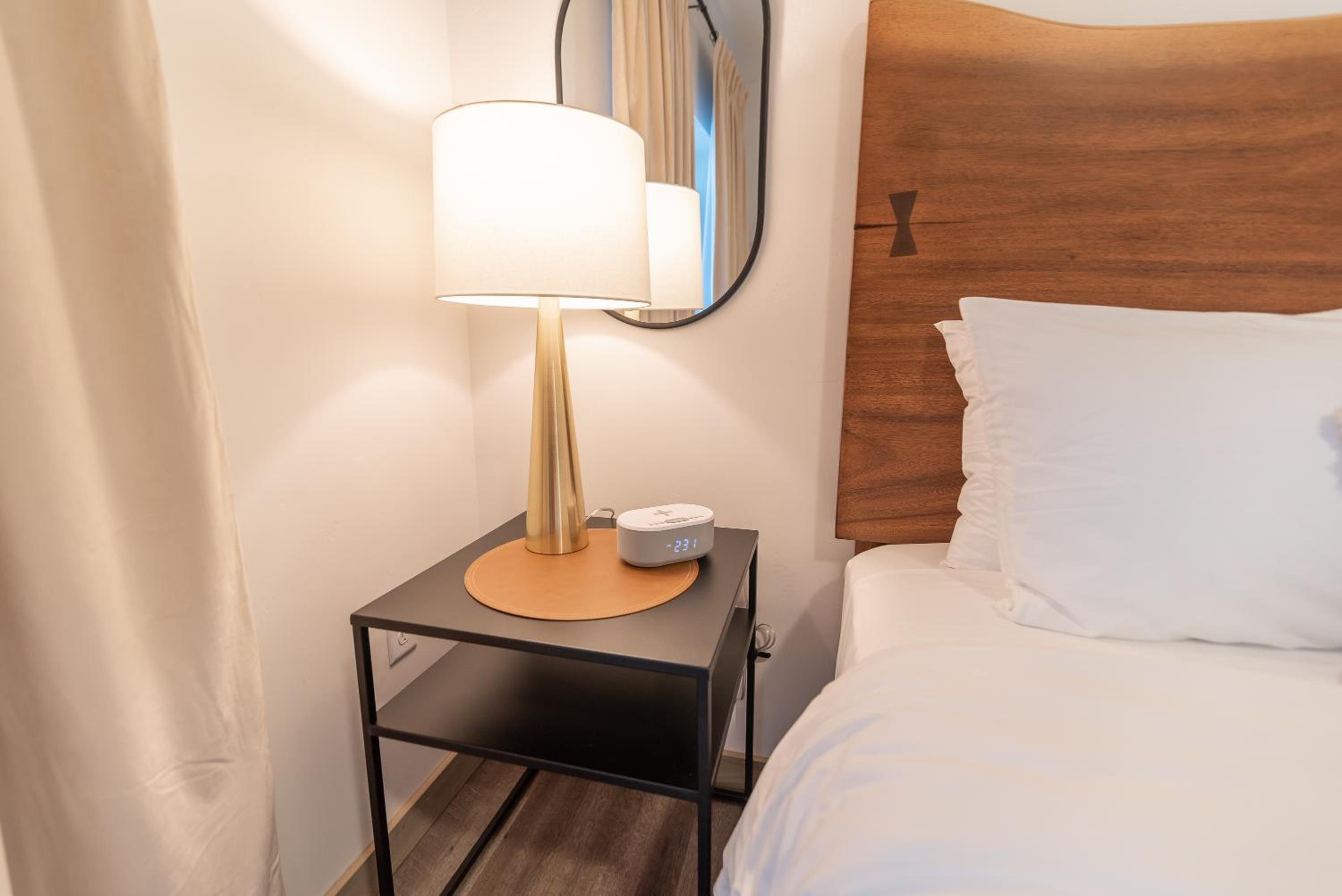 Deluxe Suite - Photo 26