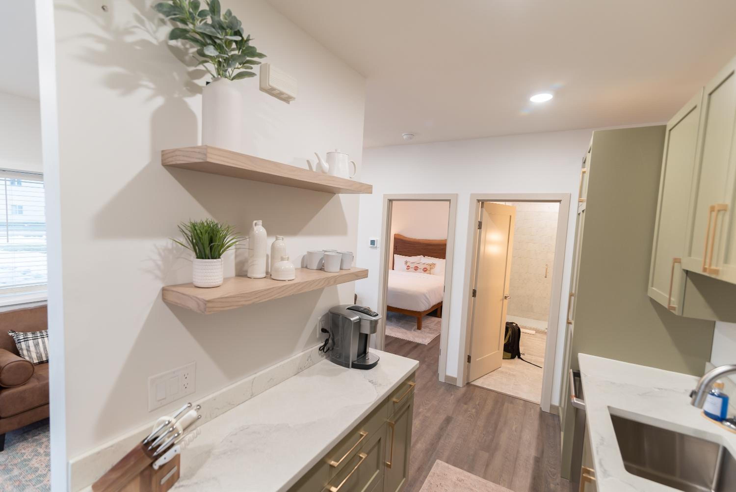 Deluxe Suite - Photo 8