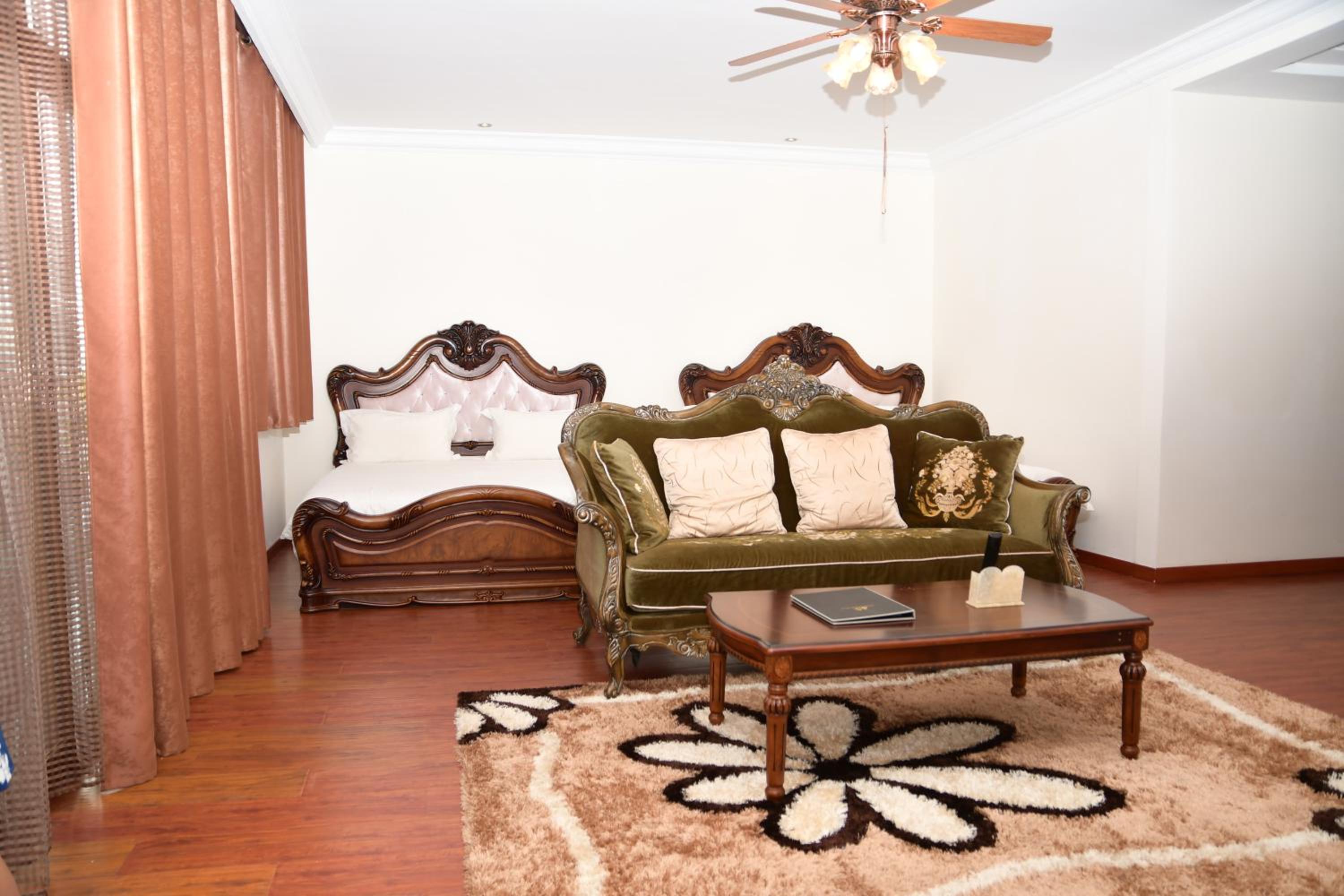 Deluxe Double or Twin Room photo 3