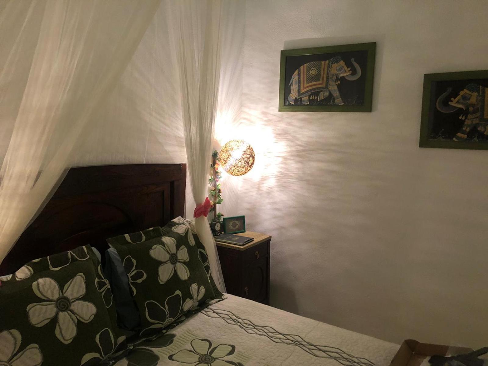 One-Bedroom House - Photo 18
