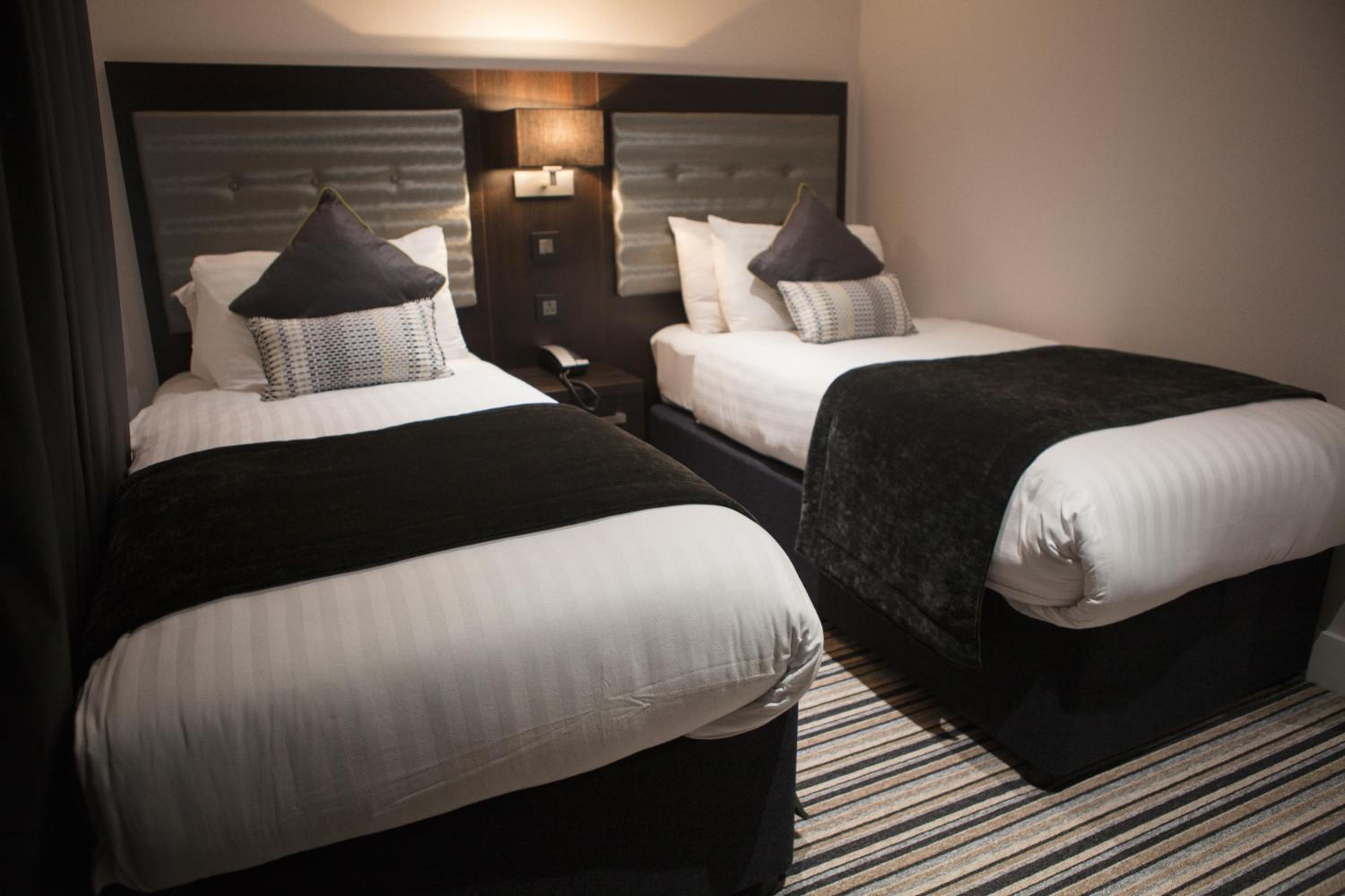 Twin Room with Private Bathroom