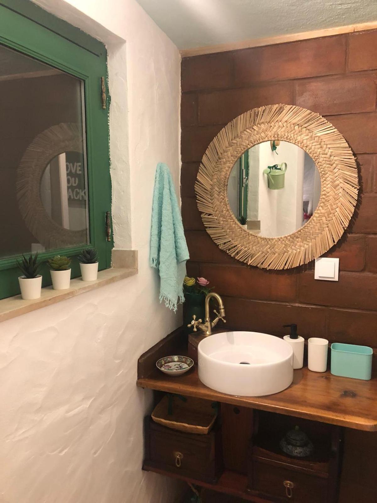 One-Bedroom House - Photo 12
