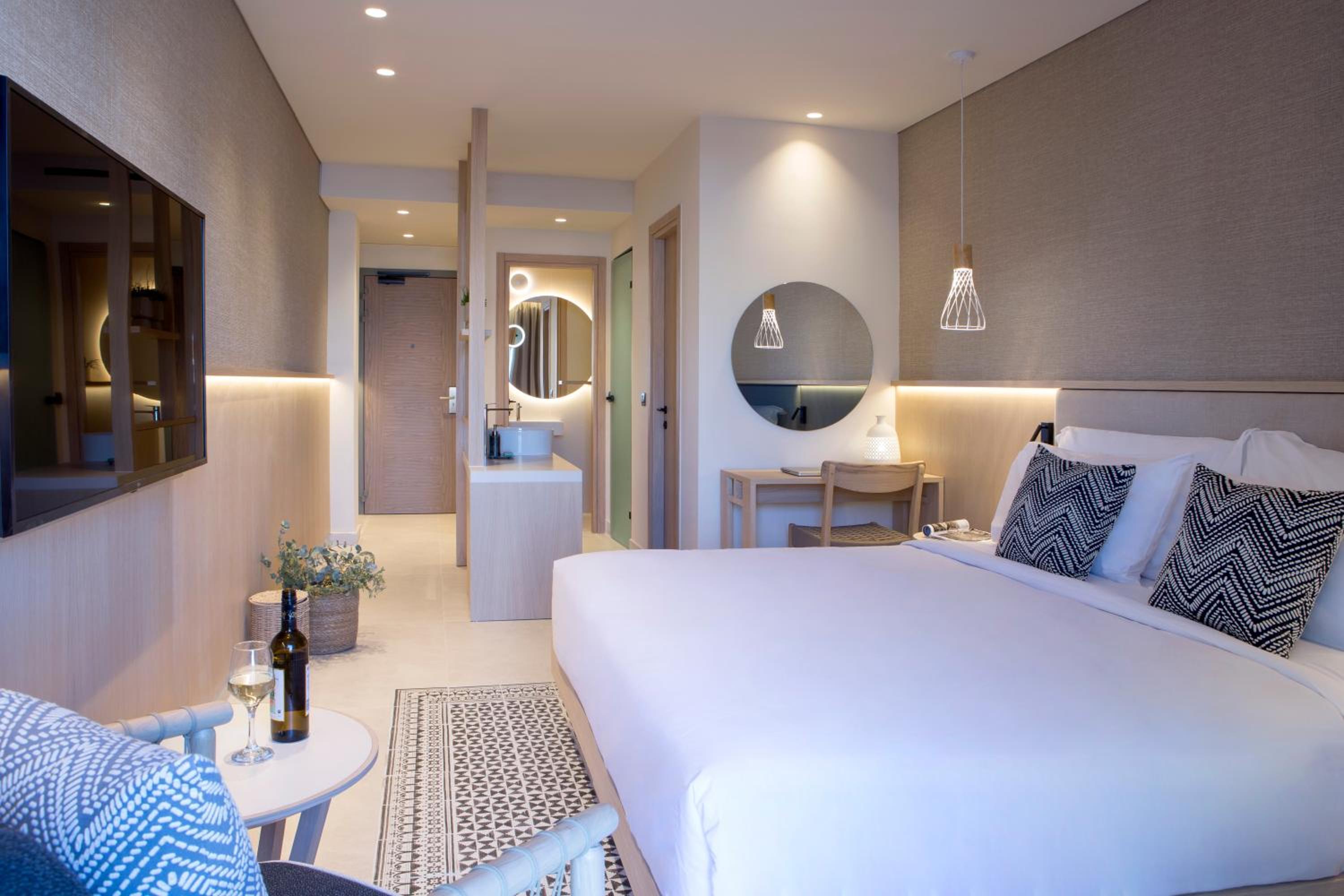 Deluxe Double Swim Up Room