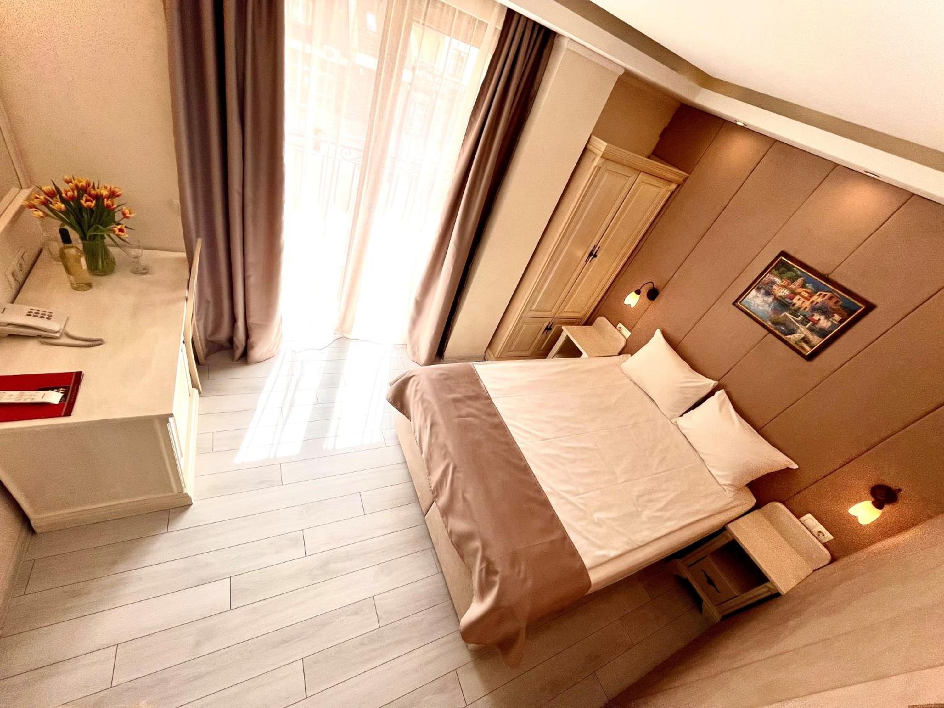 Standard Double or Twin Room photo 2