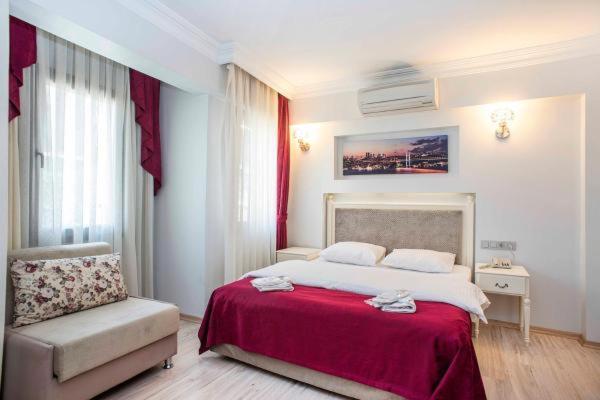 Deluxe Double Room (2 Adults + 1 Child) photo 1