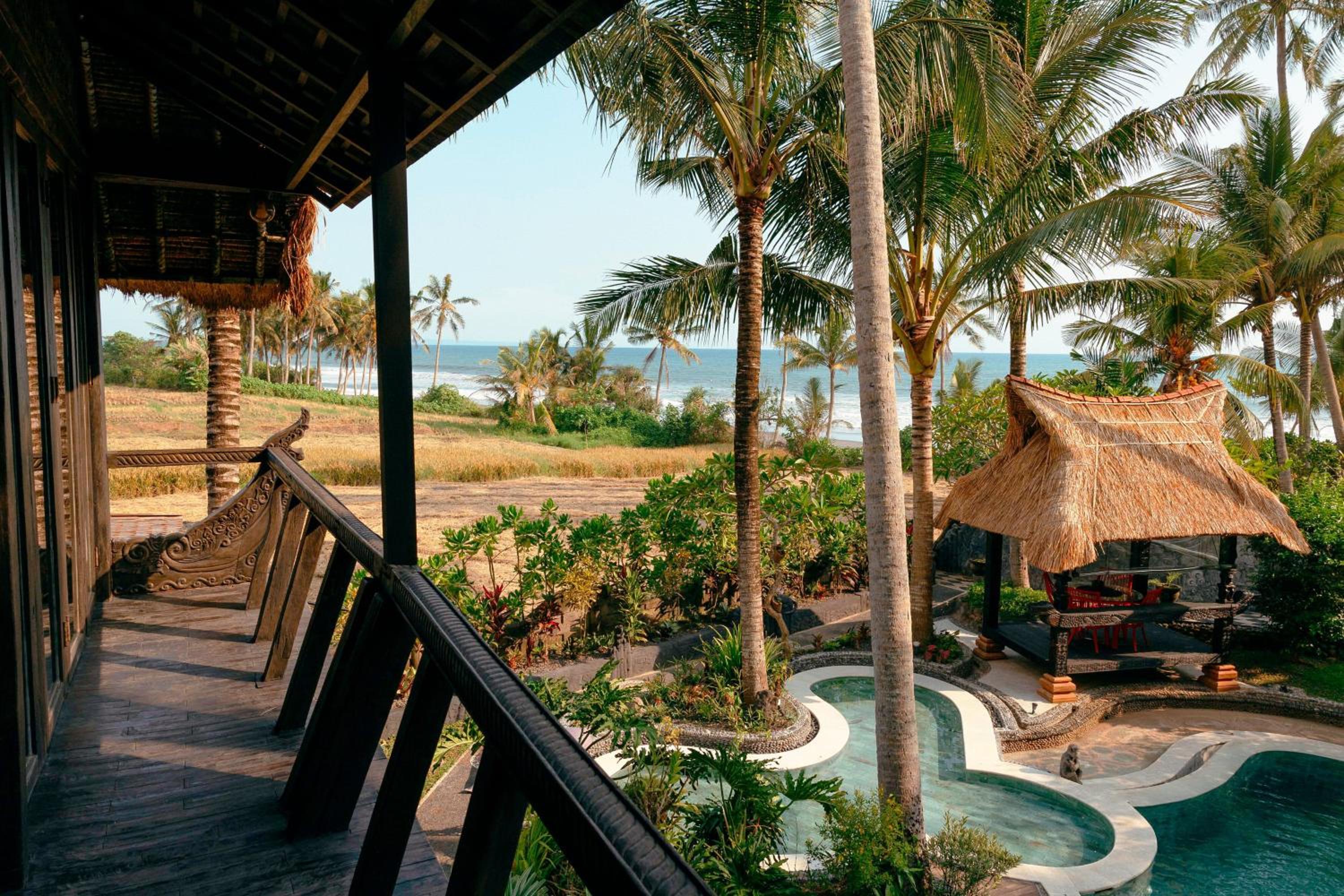 Three-Bedroom Villa - Photo 3