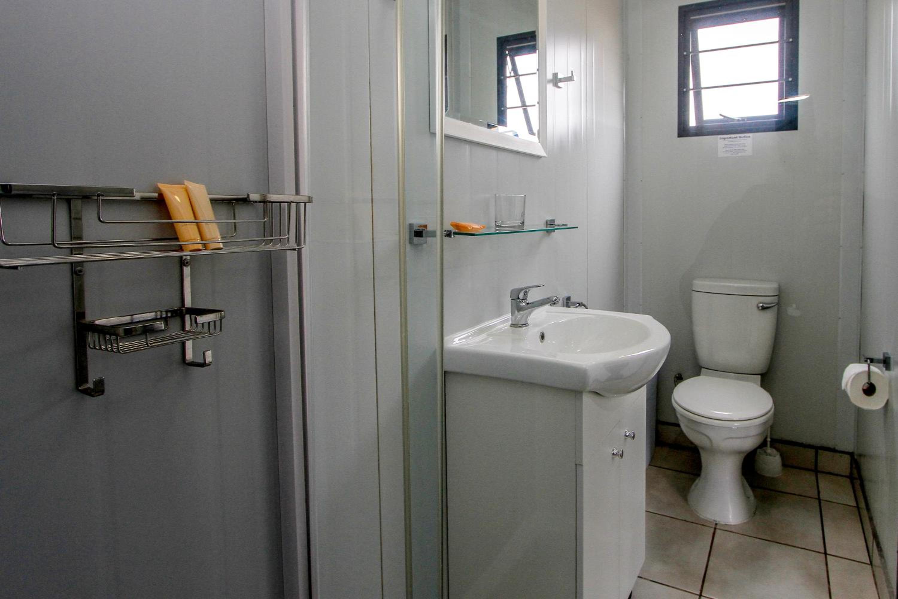 Twin Room - Photo 6
