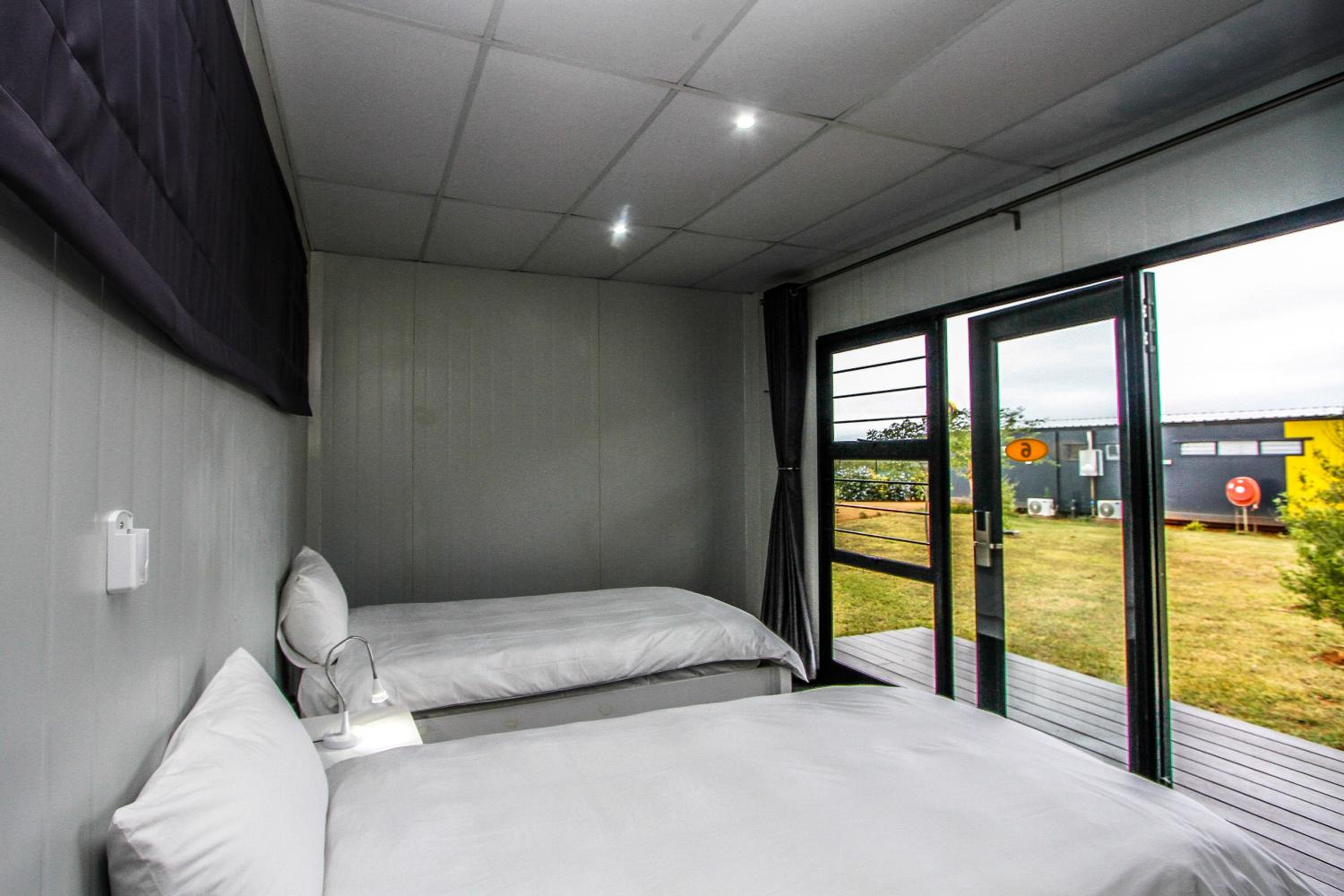 Twin Room - Photo 3