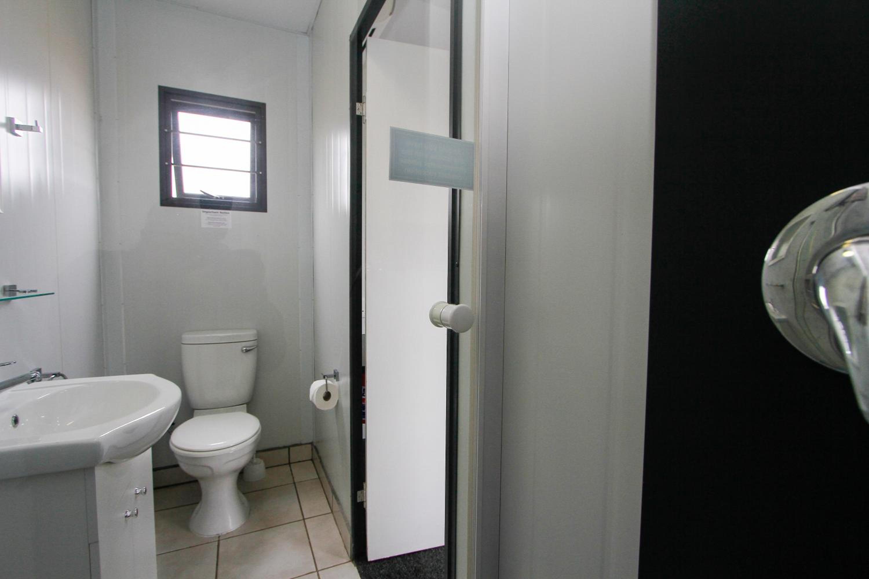 Twin Room - Photo 5