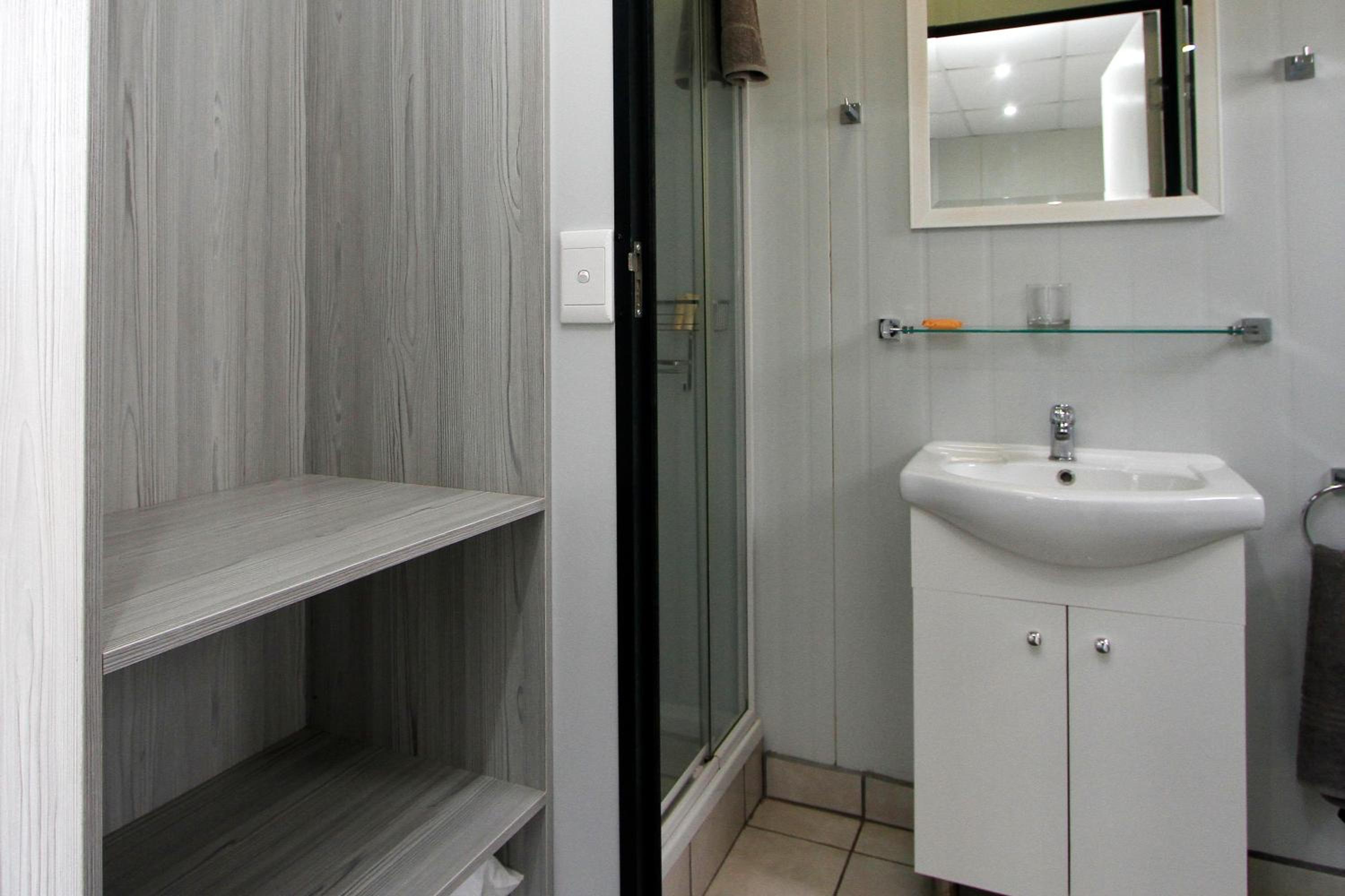 Double Room - Photo 5