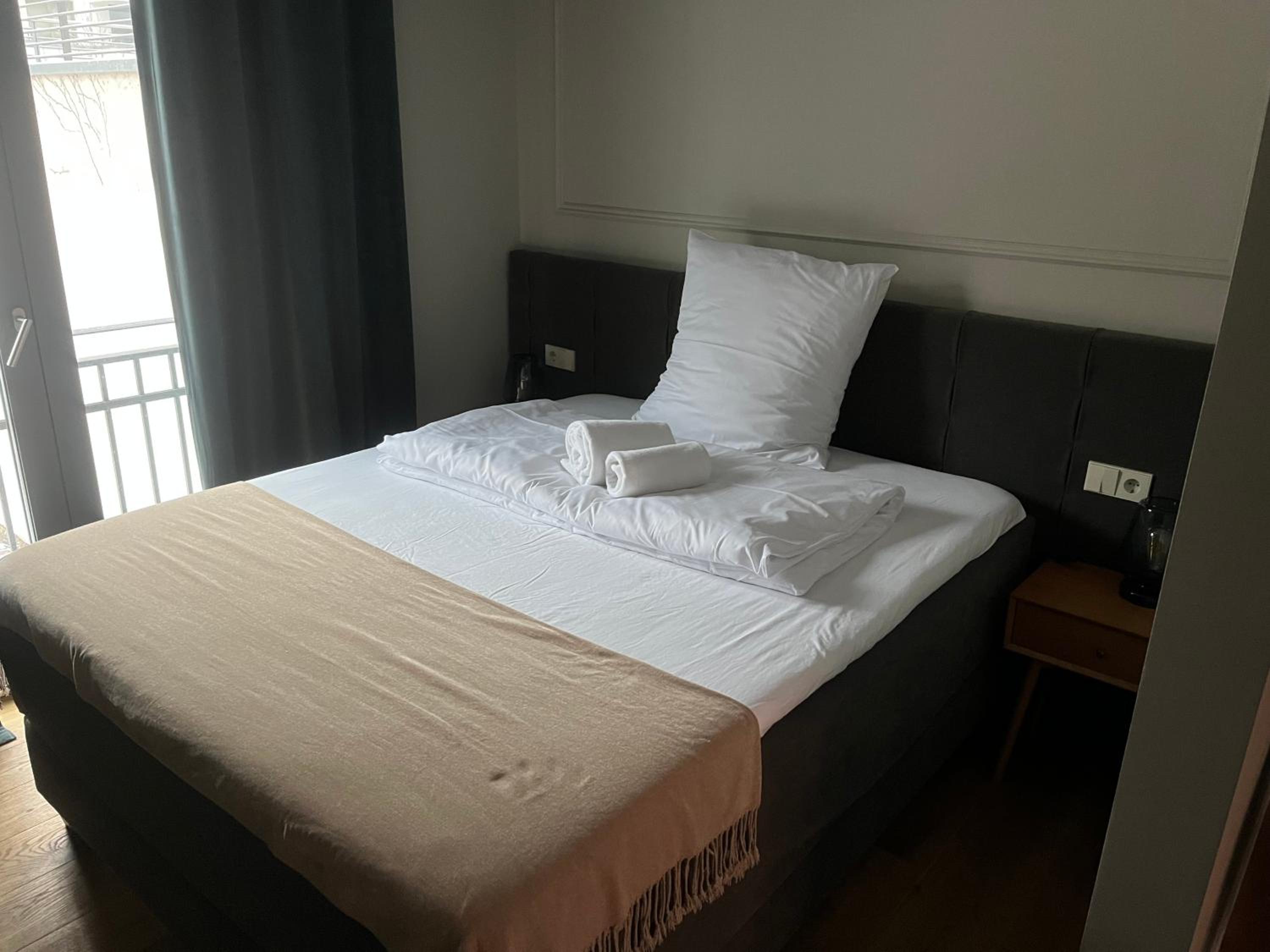 Deluxe Queen Room with Two Queen Beds photo 1