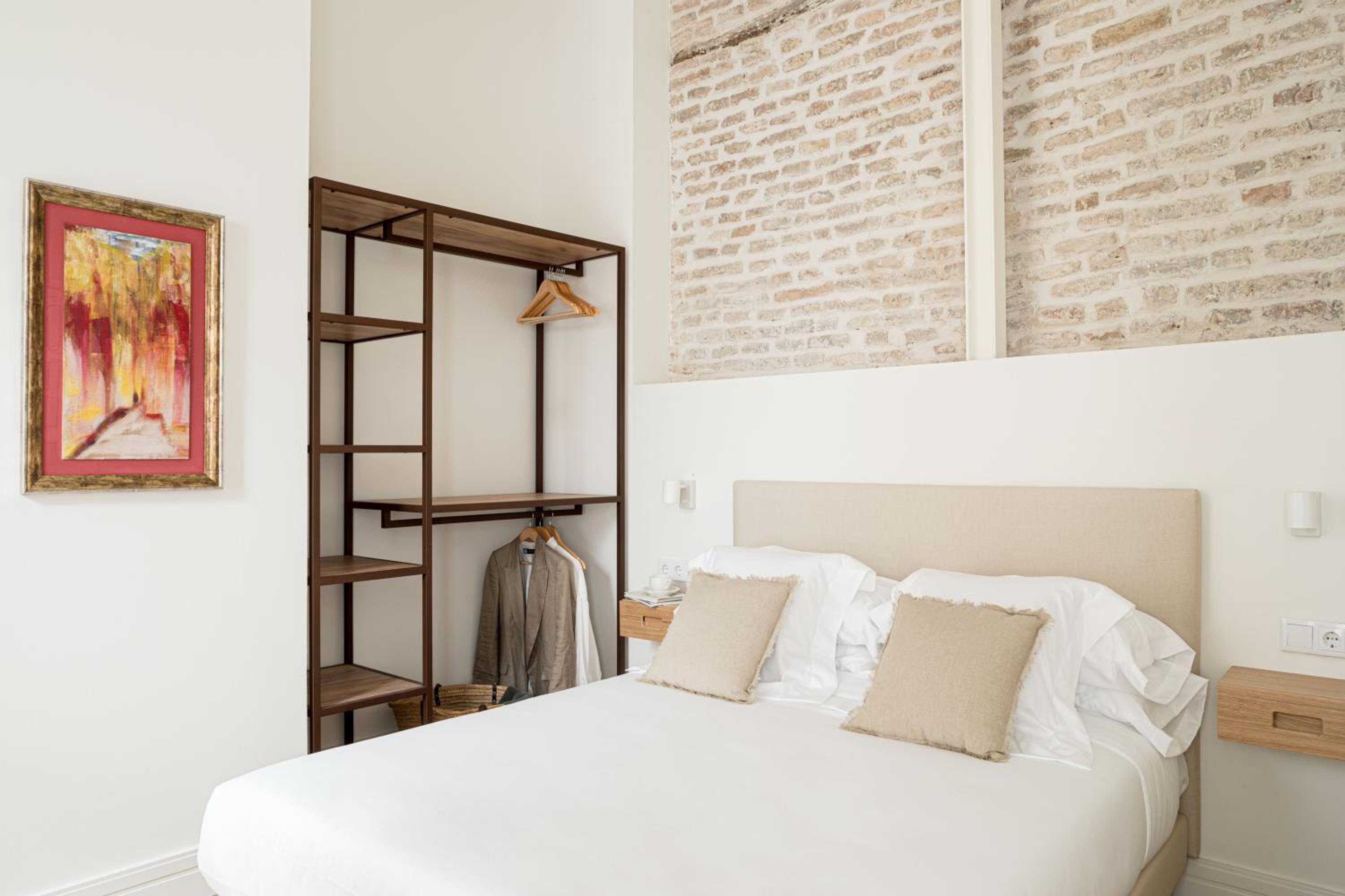 Premium Suite - Photo 14