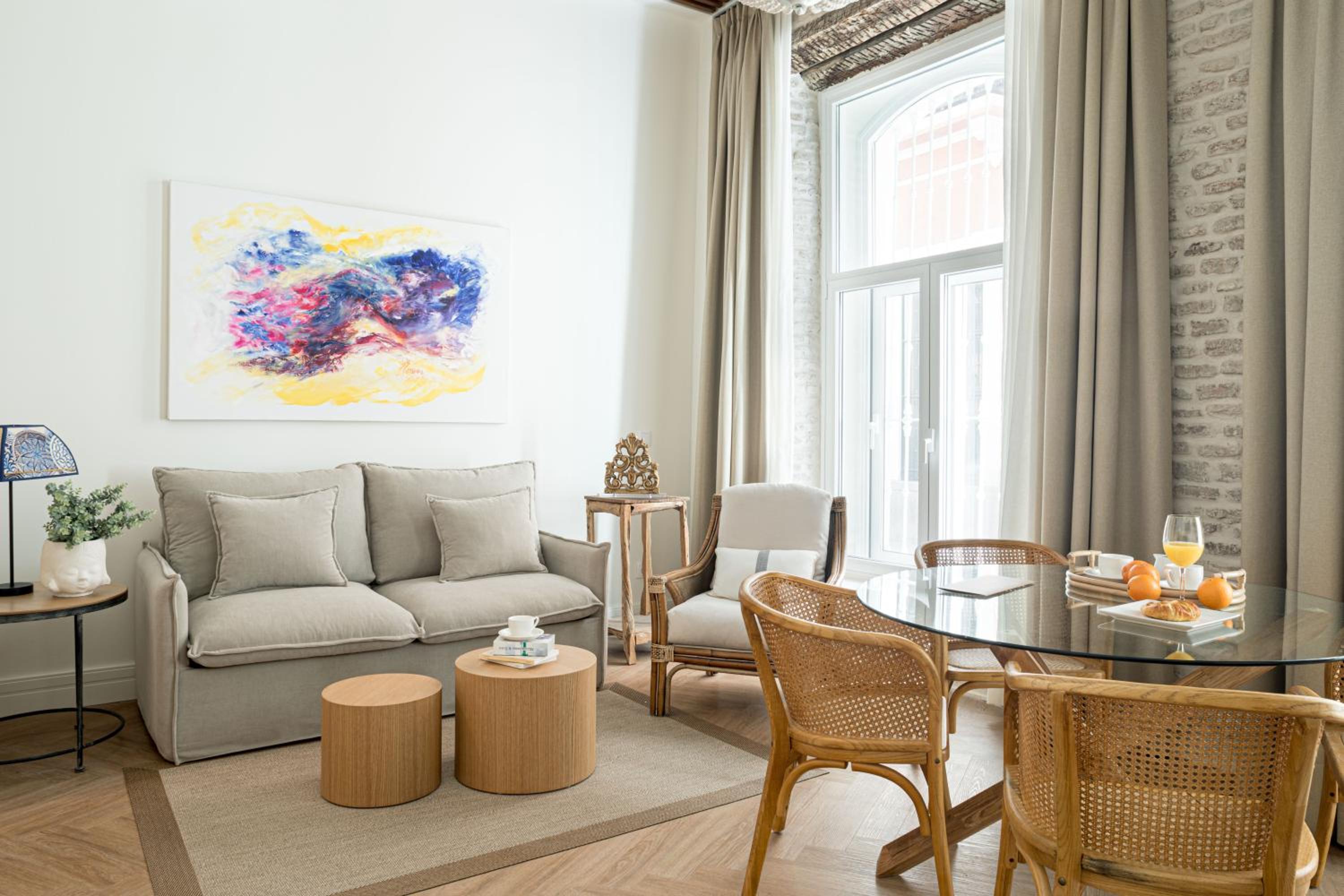 Premium Suite - Photo 18