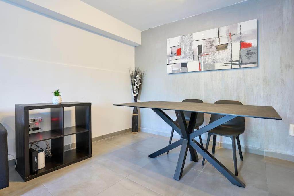 Three-Bedroom Apartment photo 3