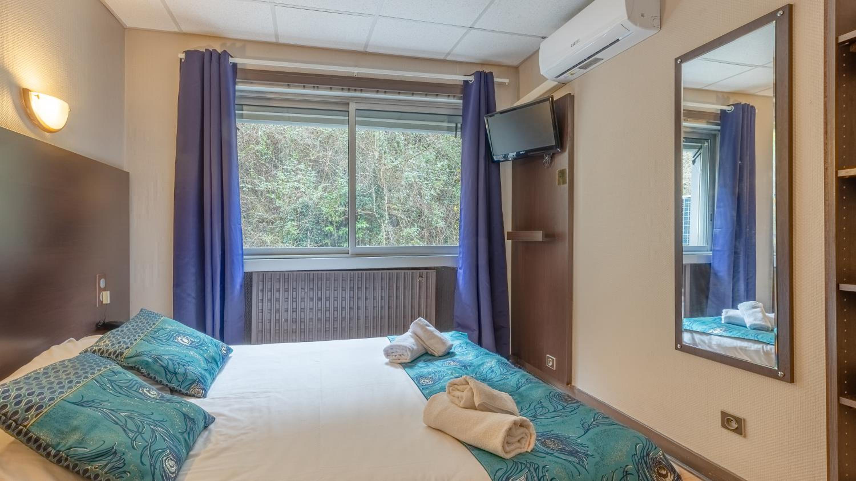 Standard Double Room - Hill Side - Photo 4