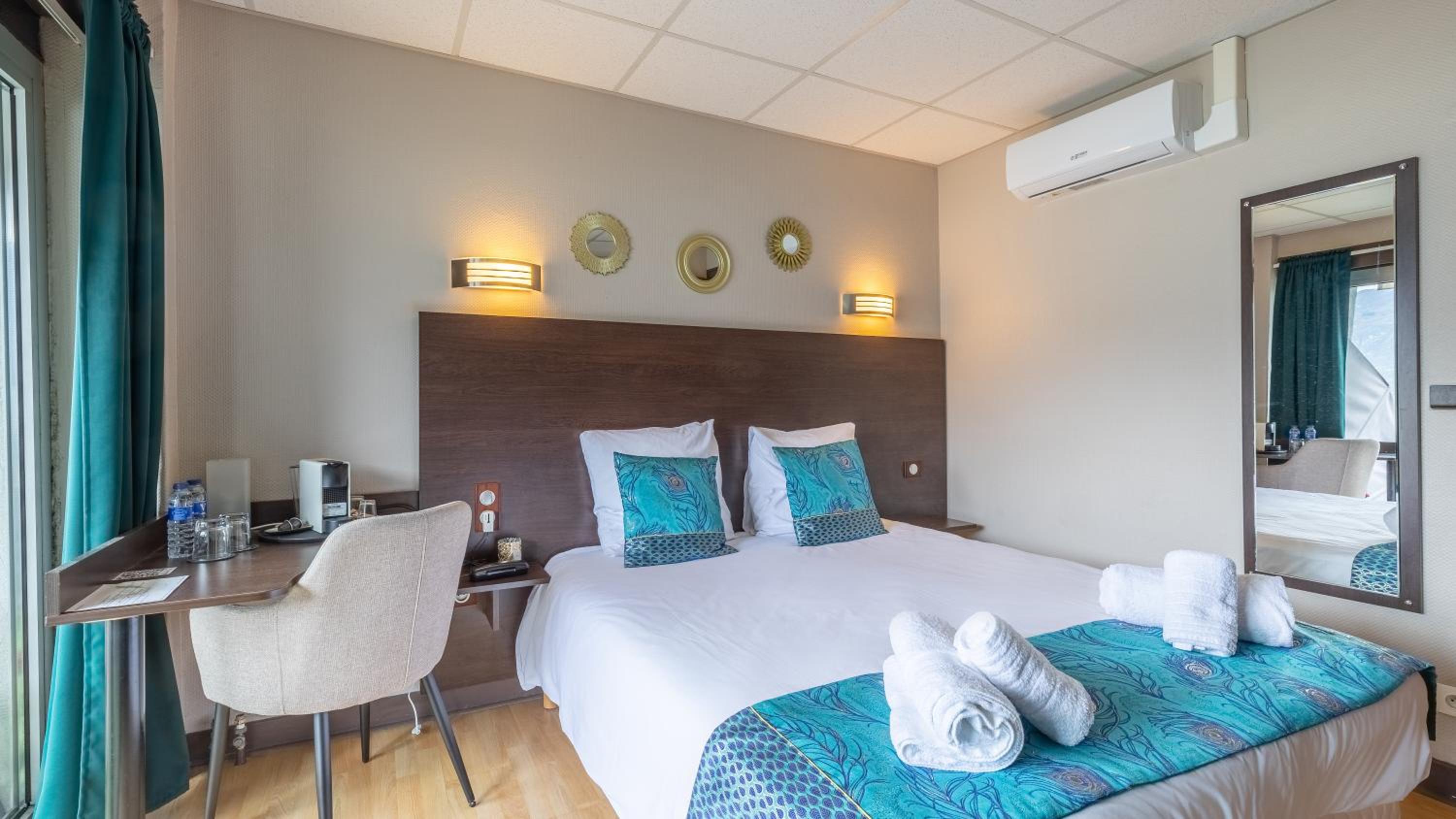 Double Room - Lake View - Photo 4