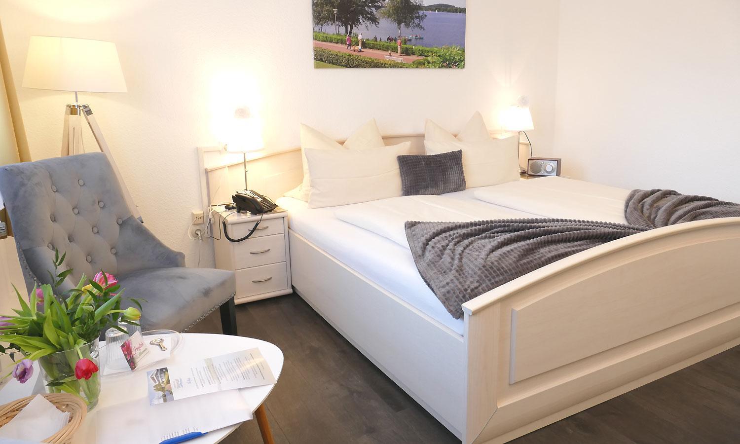 Double room for single use with garden view photo 3