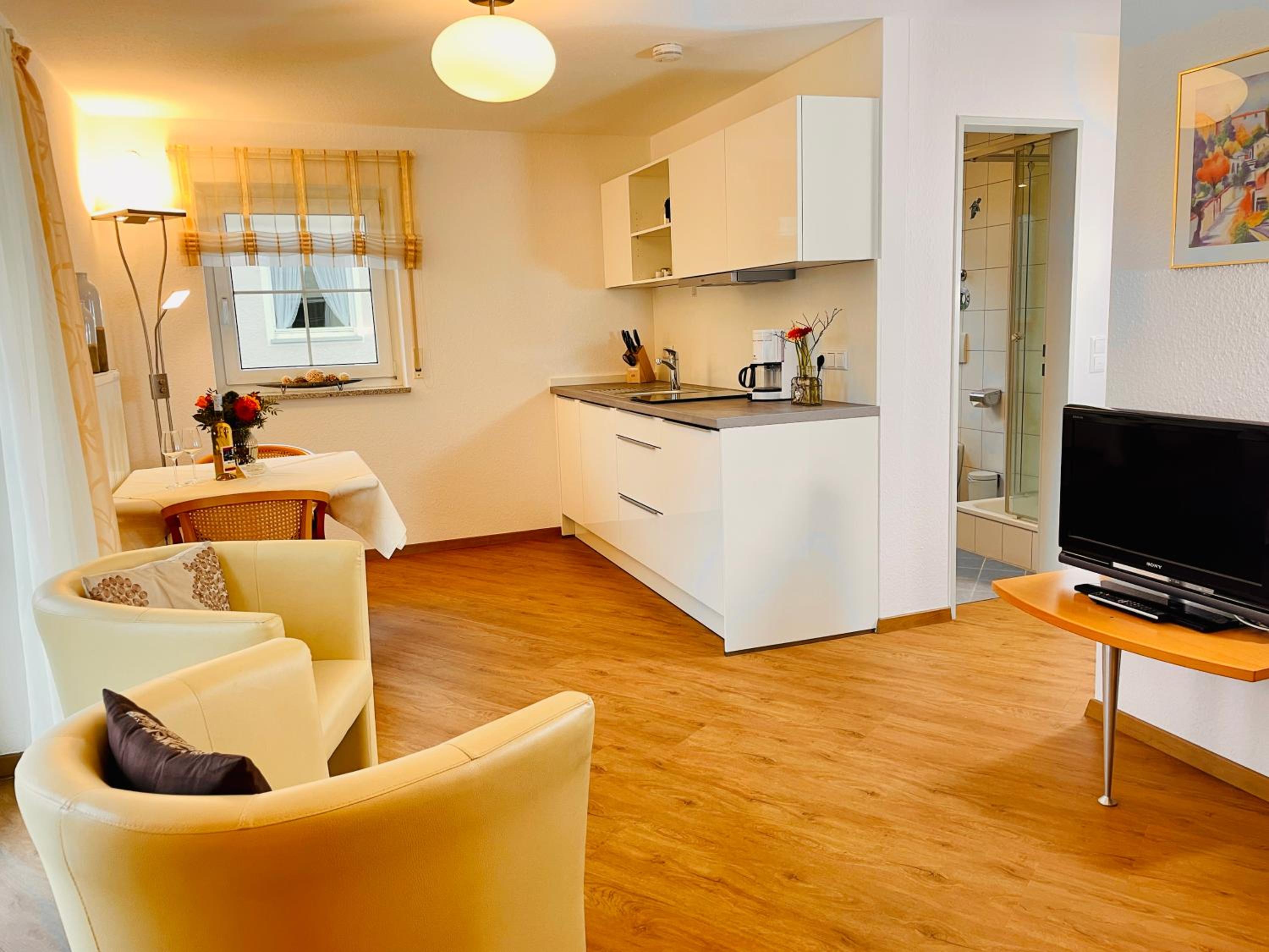 Studio Apartment - Photo 14